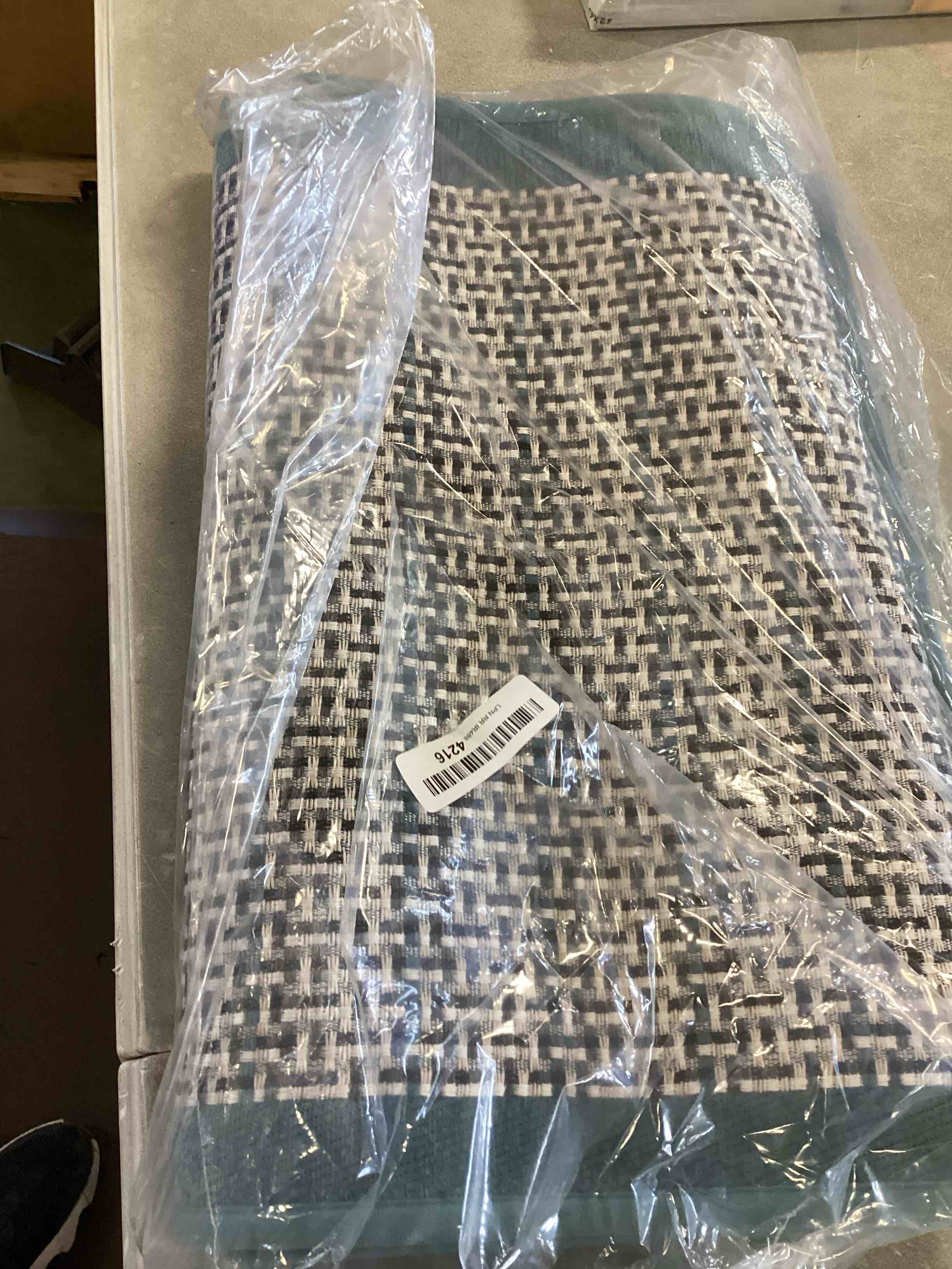 https://s3.amazonaws.com/lotting-images-prod/bidfta/RED6522583_1719321634666.jpeg