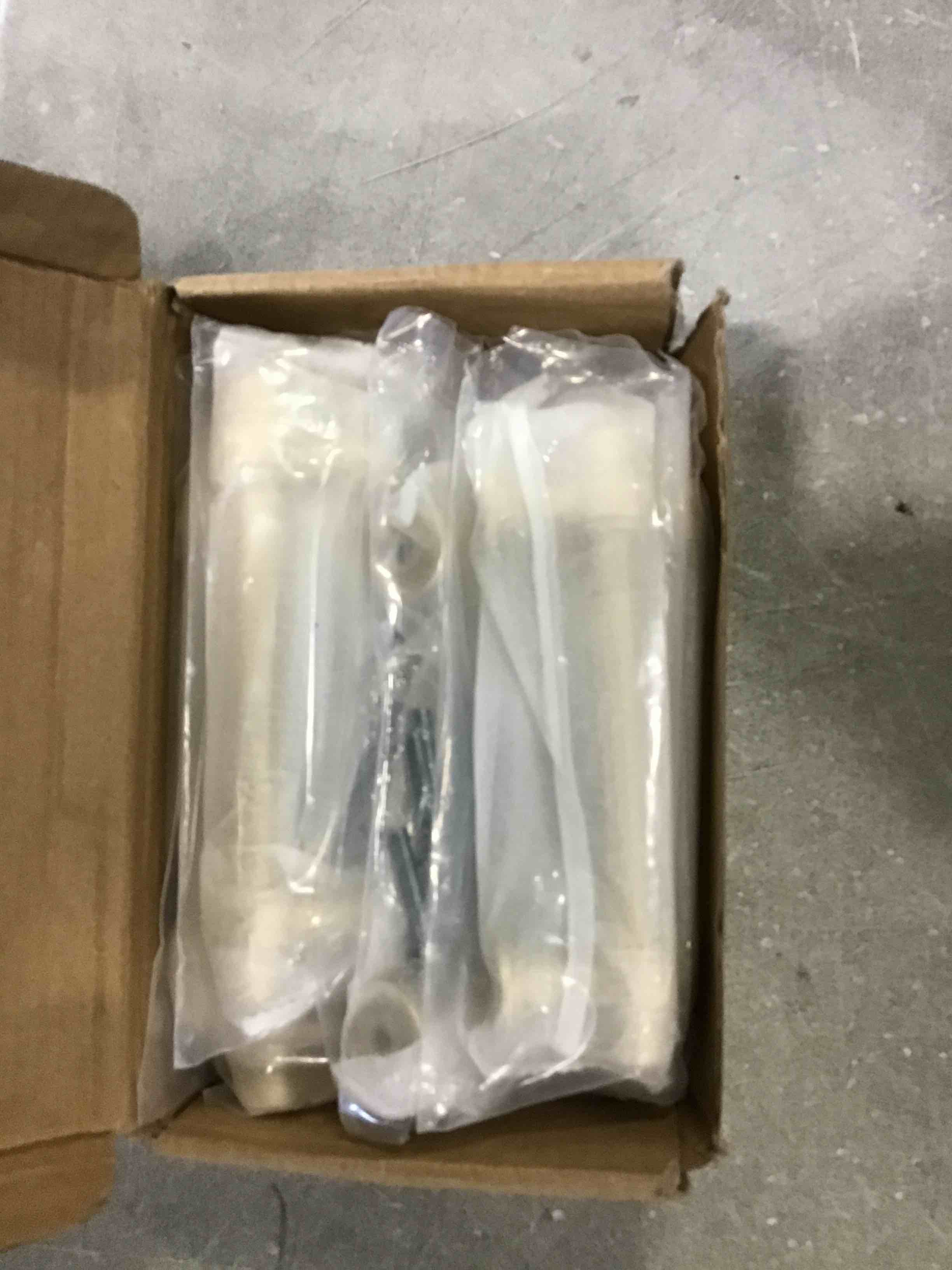 https://s3.amazonaws.com/lotting-images-prod/bidfta/RED6523472_1720019478208.jpeg