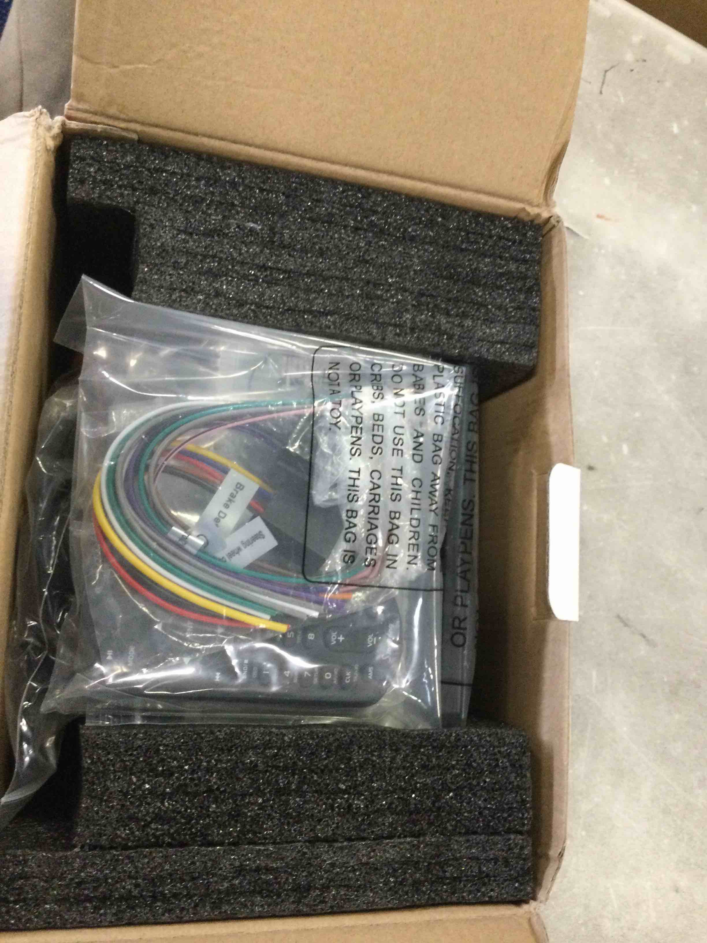 https://s3.amazonaws.com/lotting-images-prod/bidfta/RED6523536_1720030868097.jpeg