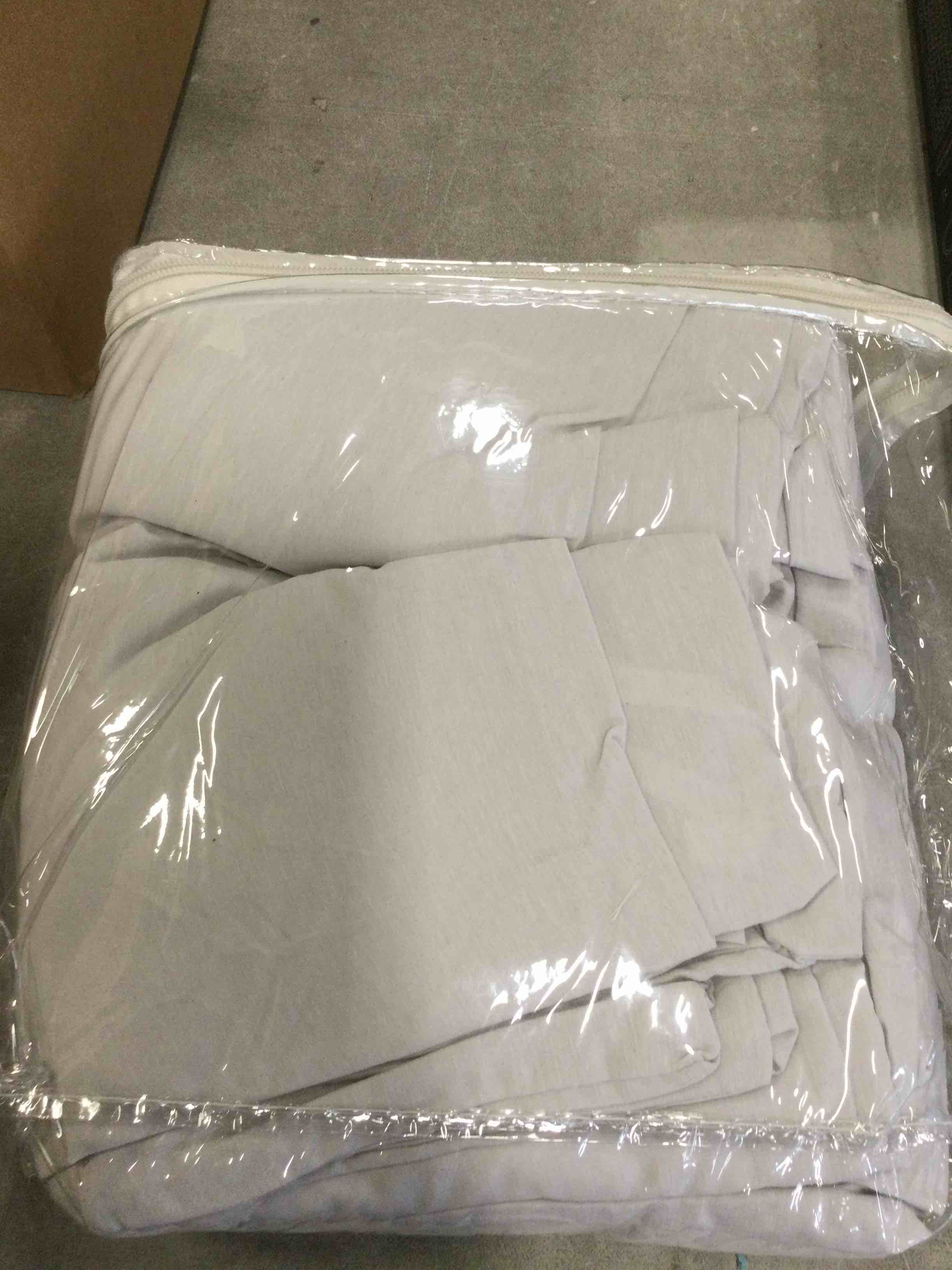 https://s3.amazonaws.com/lotting-images-prod/bidfta/RED6523547_1720032432145.jpeg
