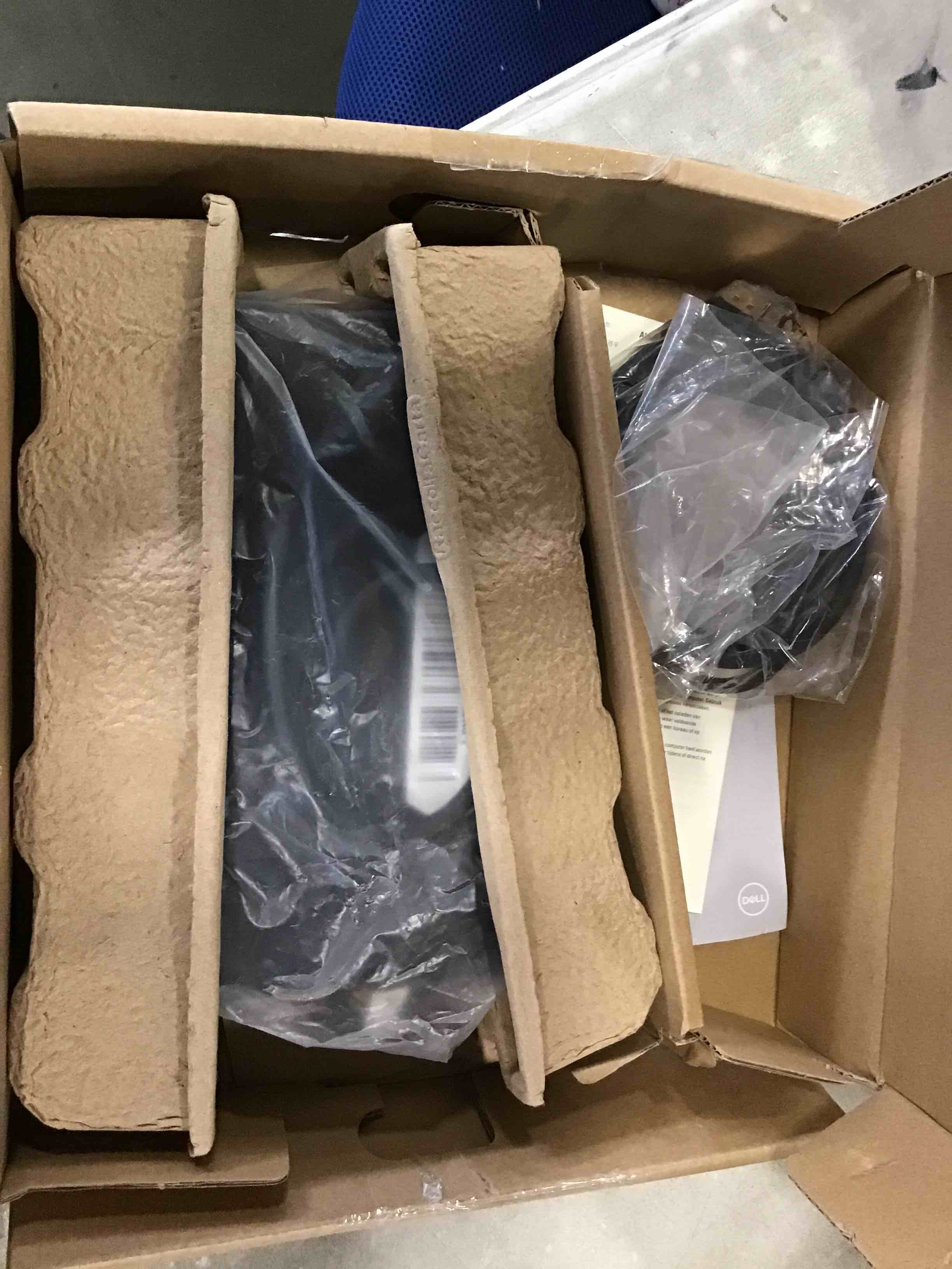 https://s3.amazonaws.com/lotting-images-prod/bidfta/RED6523669_1720187527760.jpeg