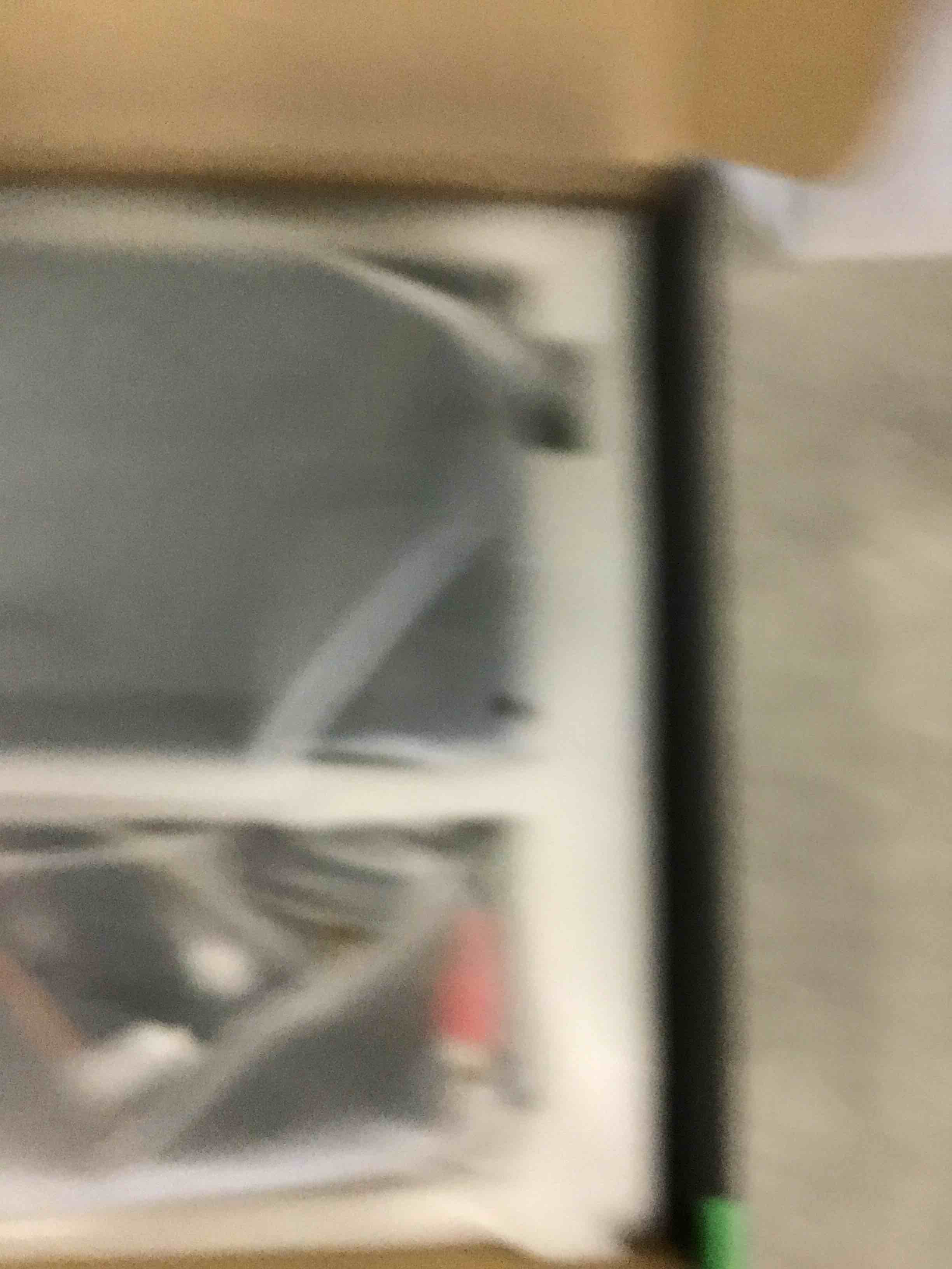 https://s3.amazonaws.com/lotting-images-prod/bidfta/RED6523673_1720187724913.jpeg