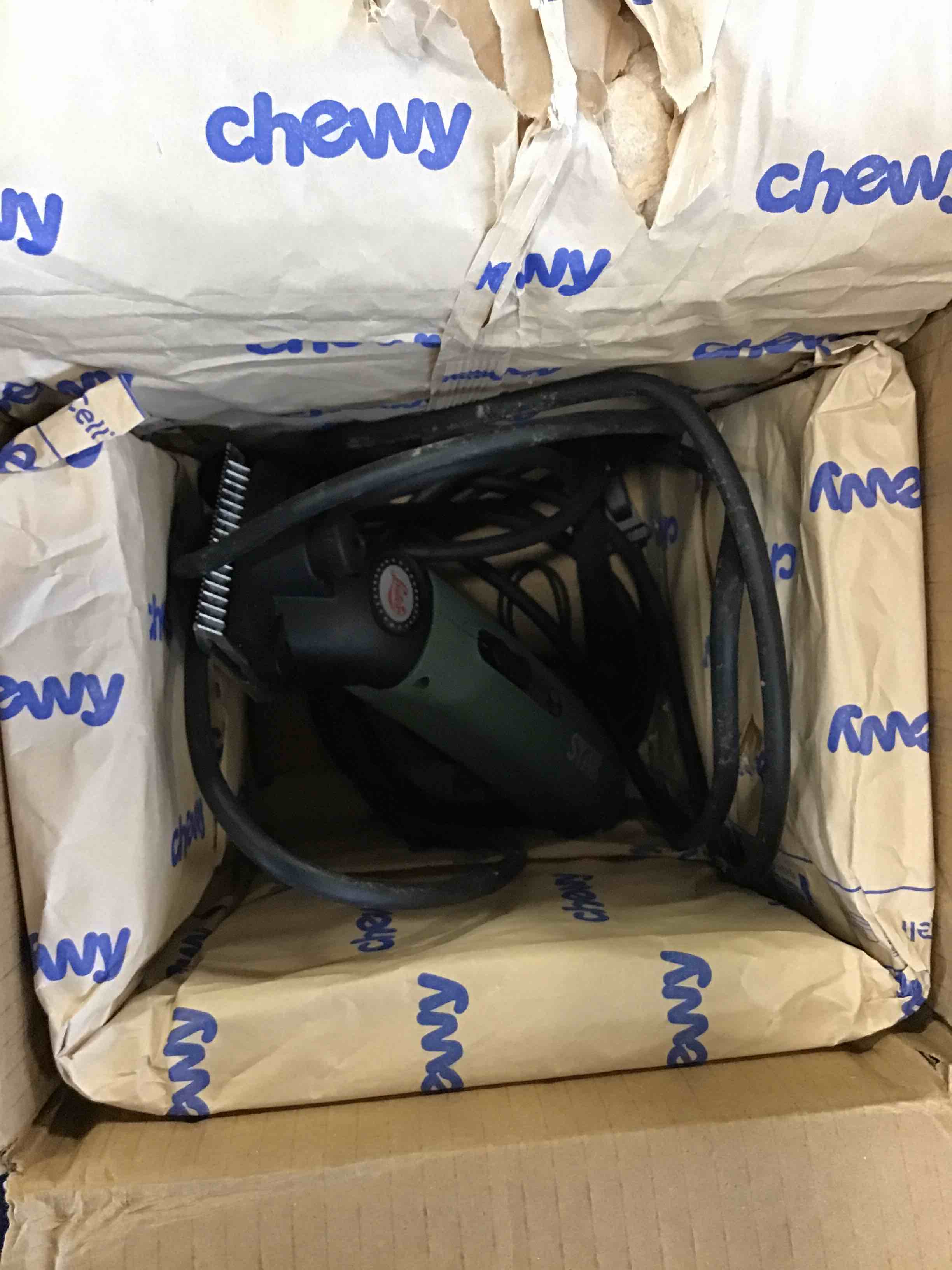 https://s3.amazonaws.com/lotting-images-prod/bidfta/RED6523878_1720445068557.jpeg