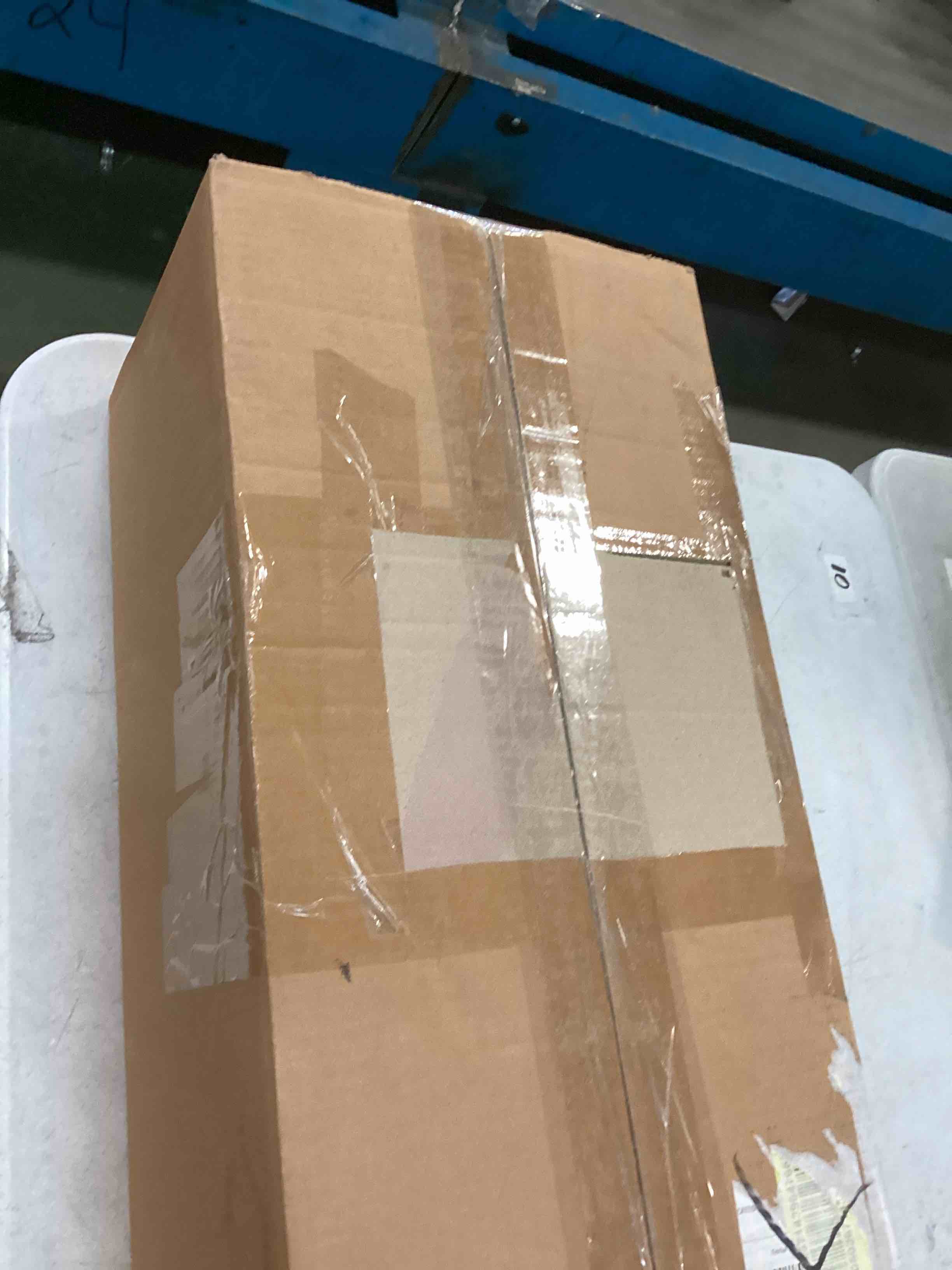 https://s3.amazonaws.com/lotting-images-prod/bidfta/RED6526200_1719519195500.jpeg