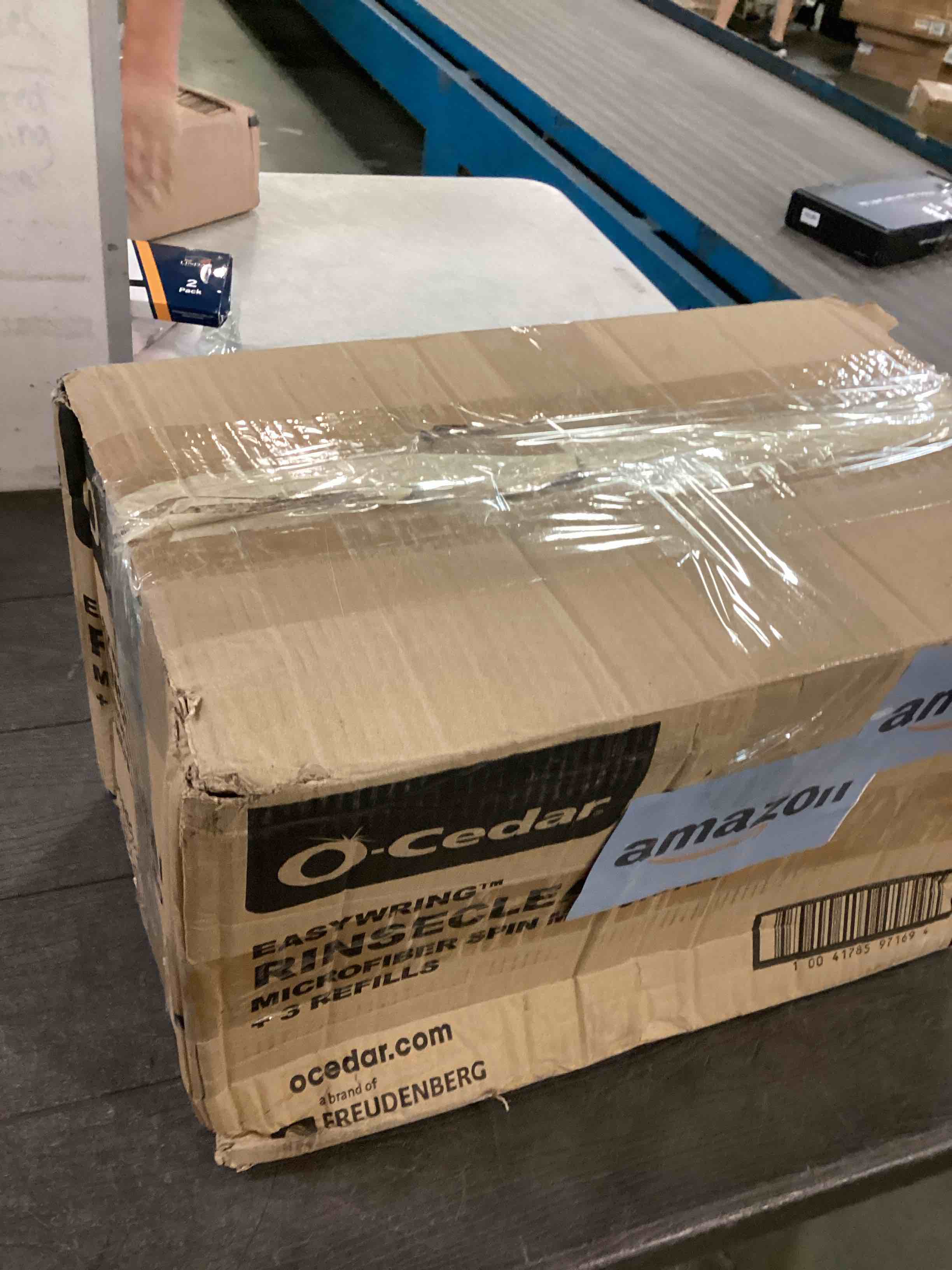 https://s3.amazonaws.com/lotting-images-prod/bidfta/RED6526417_1719923757506.jpeg