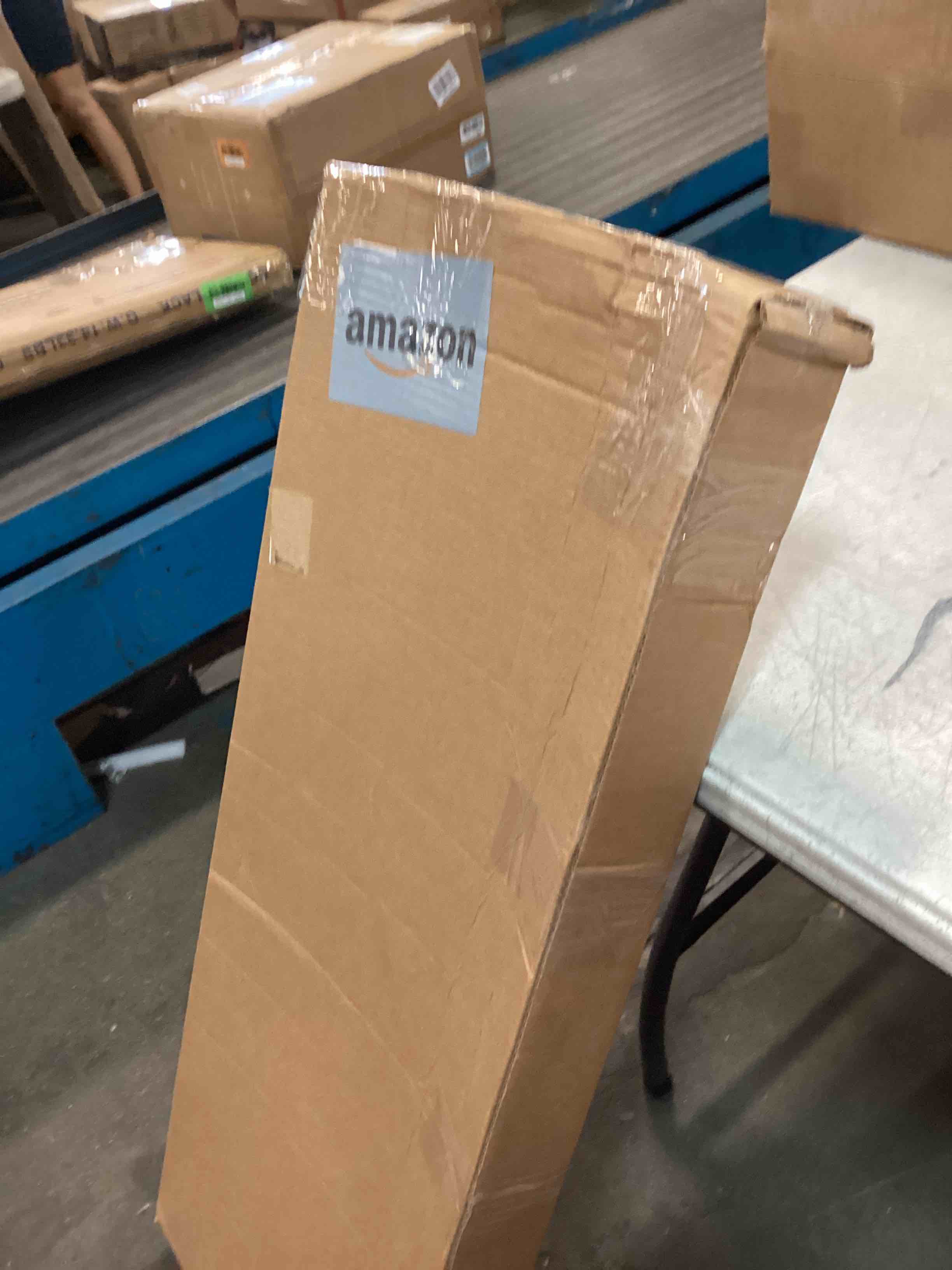 https://s3.amazonaws.com/lotting-images-prod/bidfta/RED6526935_1720444863985.jpeg