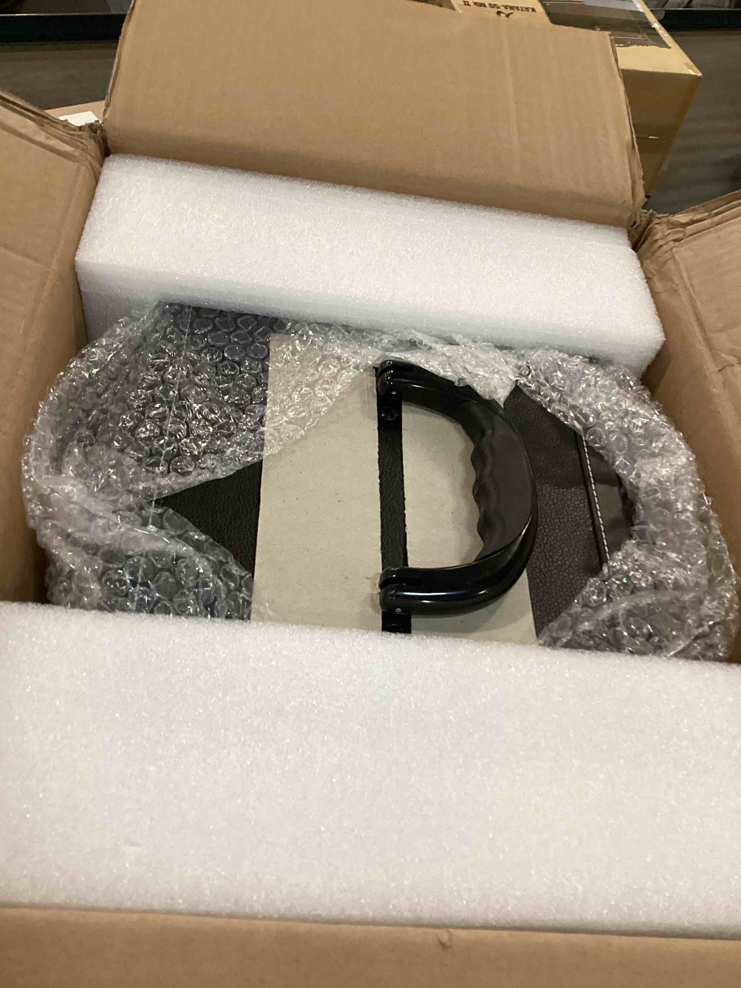 https://s3.amazonaws.com/lotting-images-prod/bidfta/RED6527720_1721312747411.jpeg