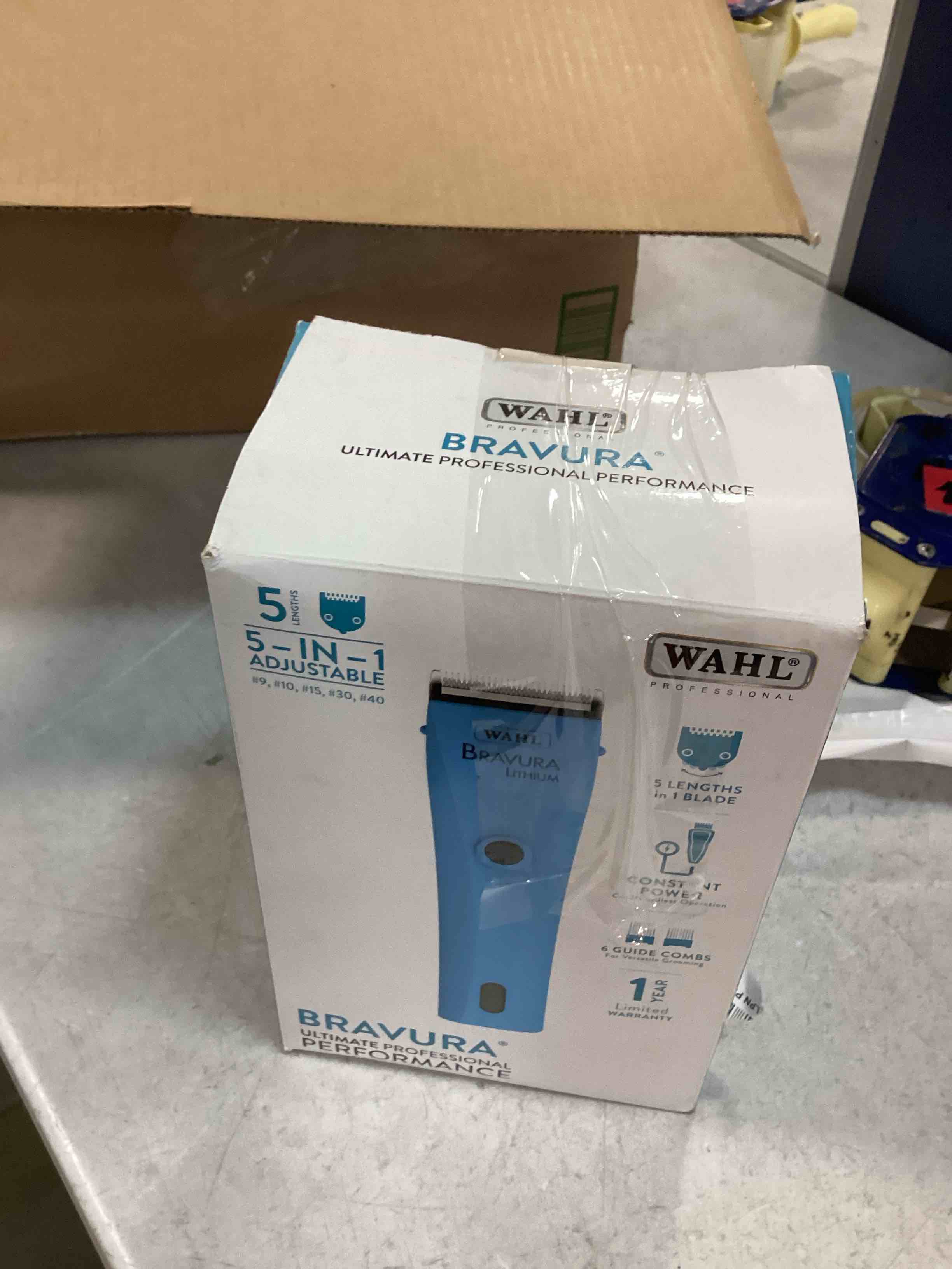 https://s3.amazonaws.com/lotting-images-prod/bidfta/RED6528019_1721333124616.jpeg