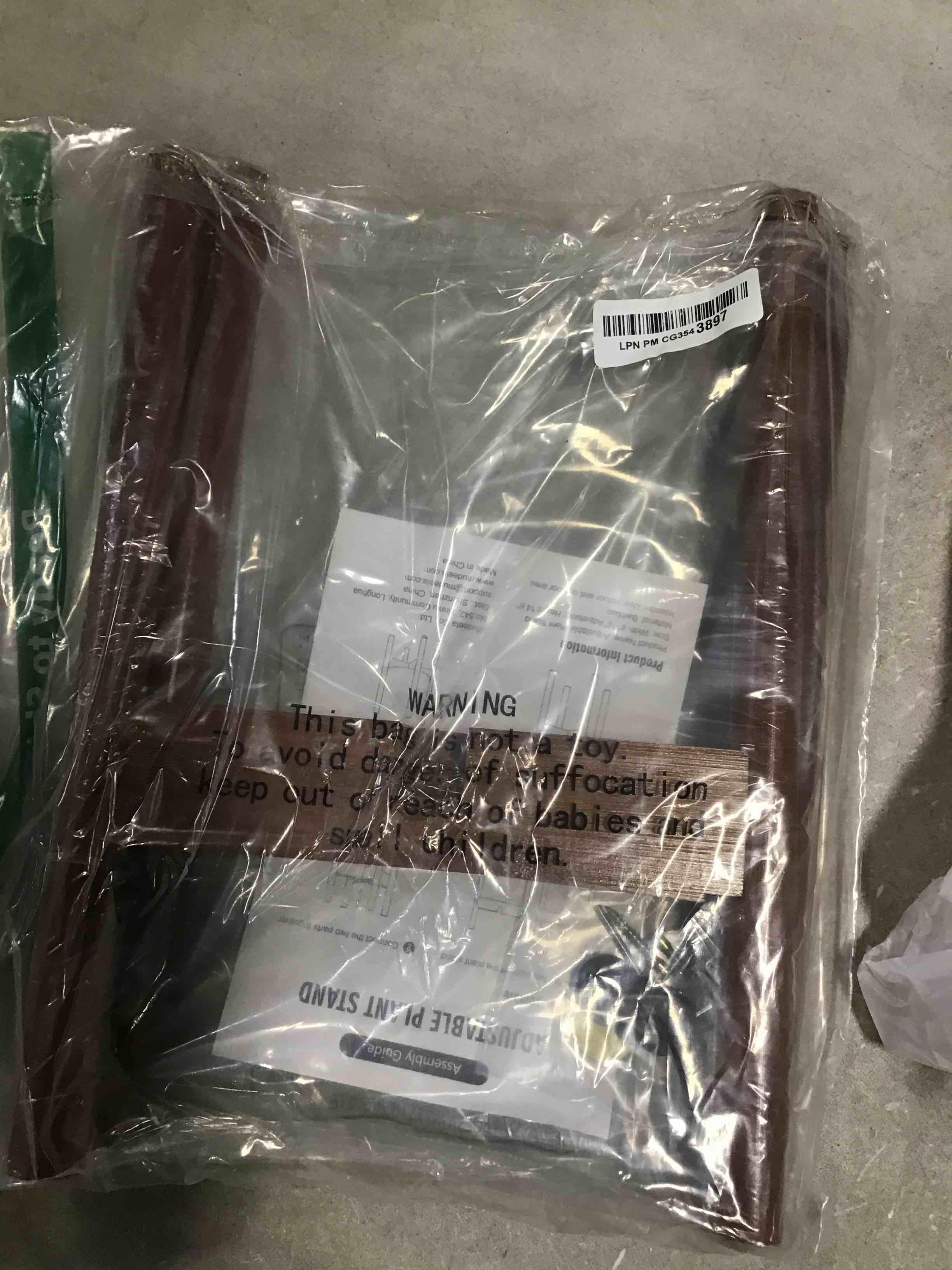 https://s3.amazonaws.com/lotting-images-prod/bidfta/RED6528628_1719062322925.jpeg