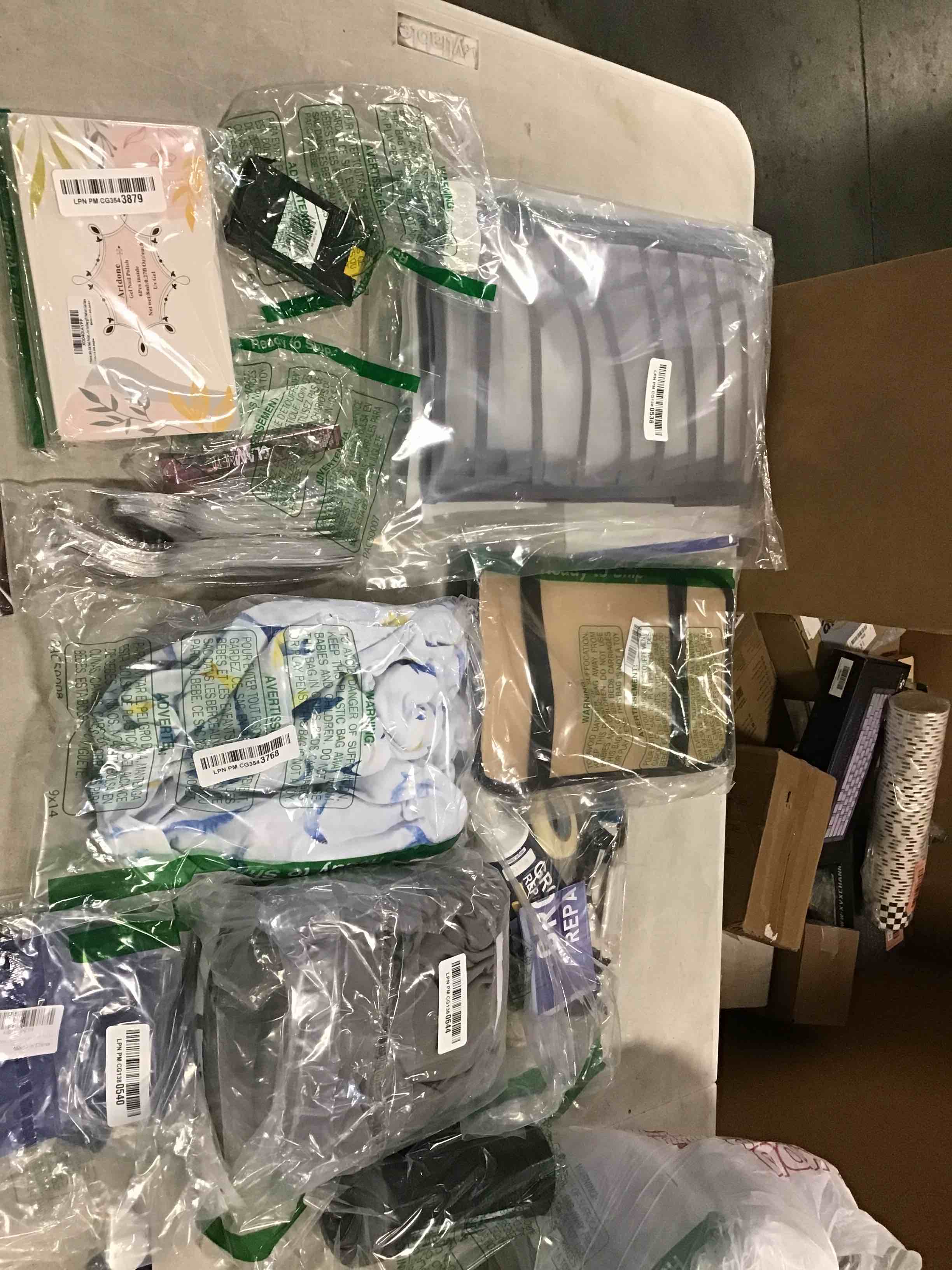https://s3.amazonaws.com/lotting-images-prod/bidfta/RED6528716_1719072685459.jpeg