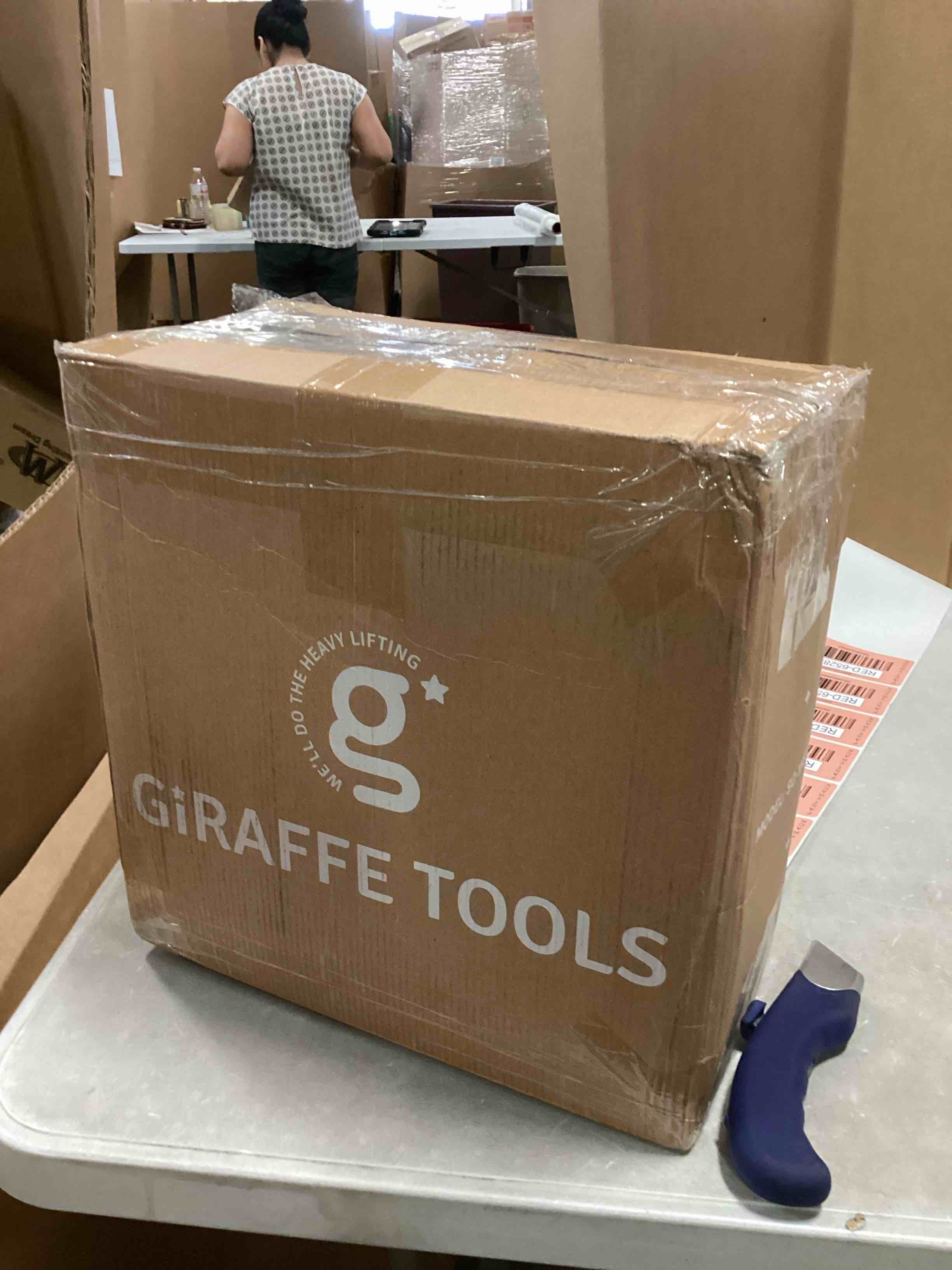 https://s3.amazonaws.com/lotting-images-prod/bidfta/RED6528968_1719319051340.jpeg