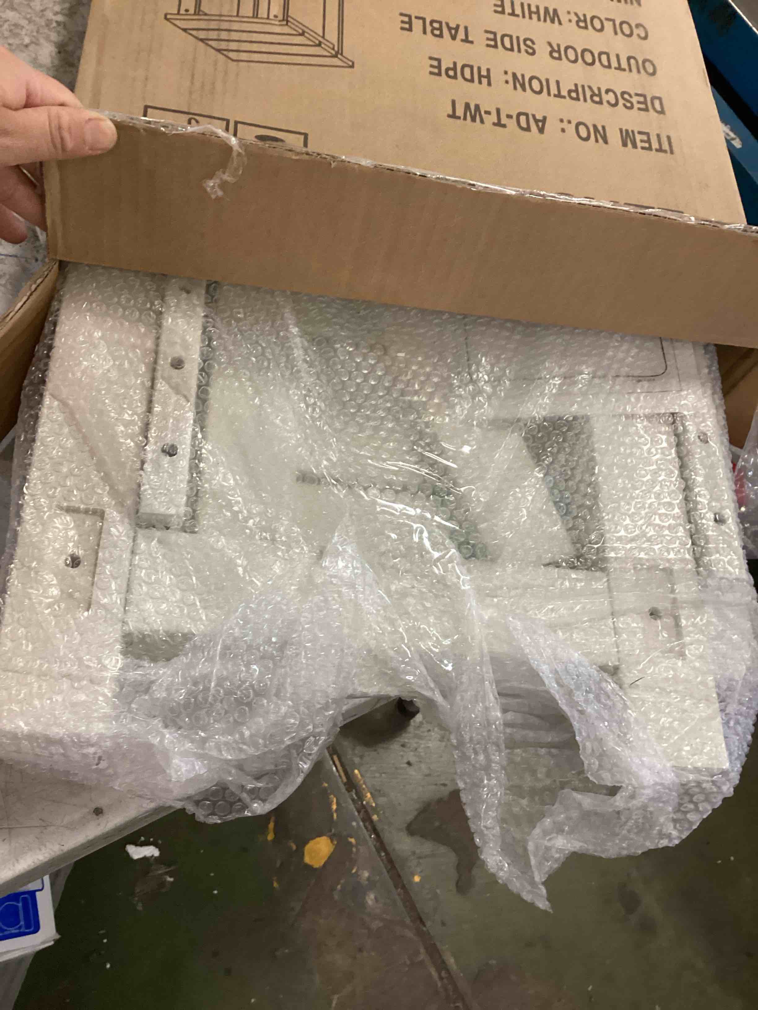 https://s3.amazonaws.com/lotting-images-prod/bidfta/RED6531425_1719841858187.jpeg