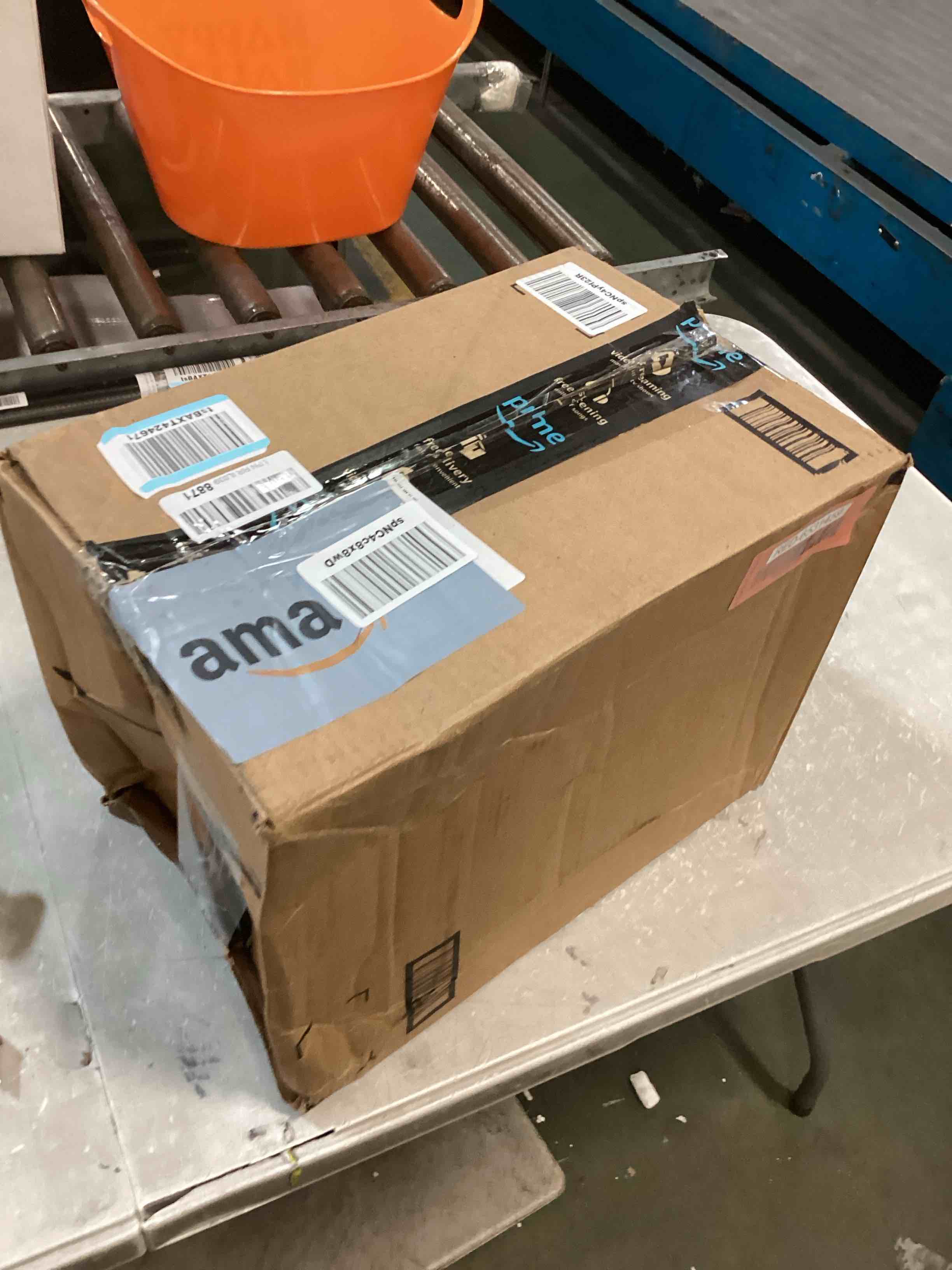 https://s3.amazonaws.com/lotting-images-prod/bidfta/RED6531459_1719255014032.jpeg