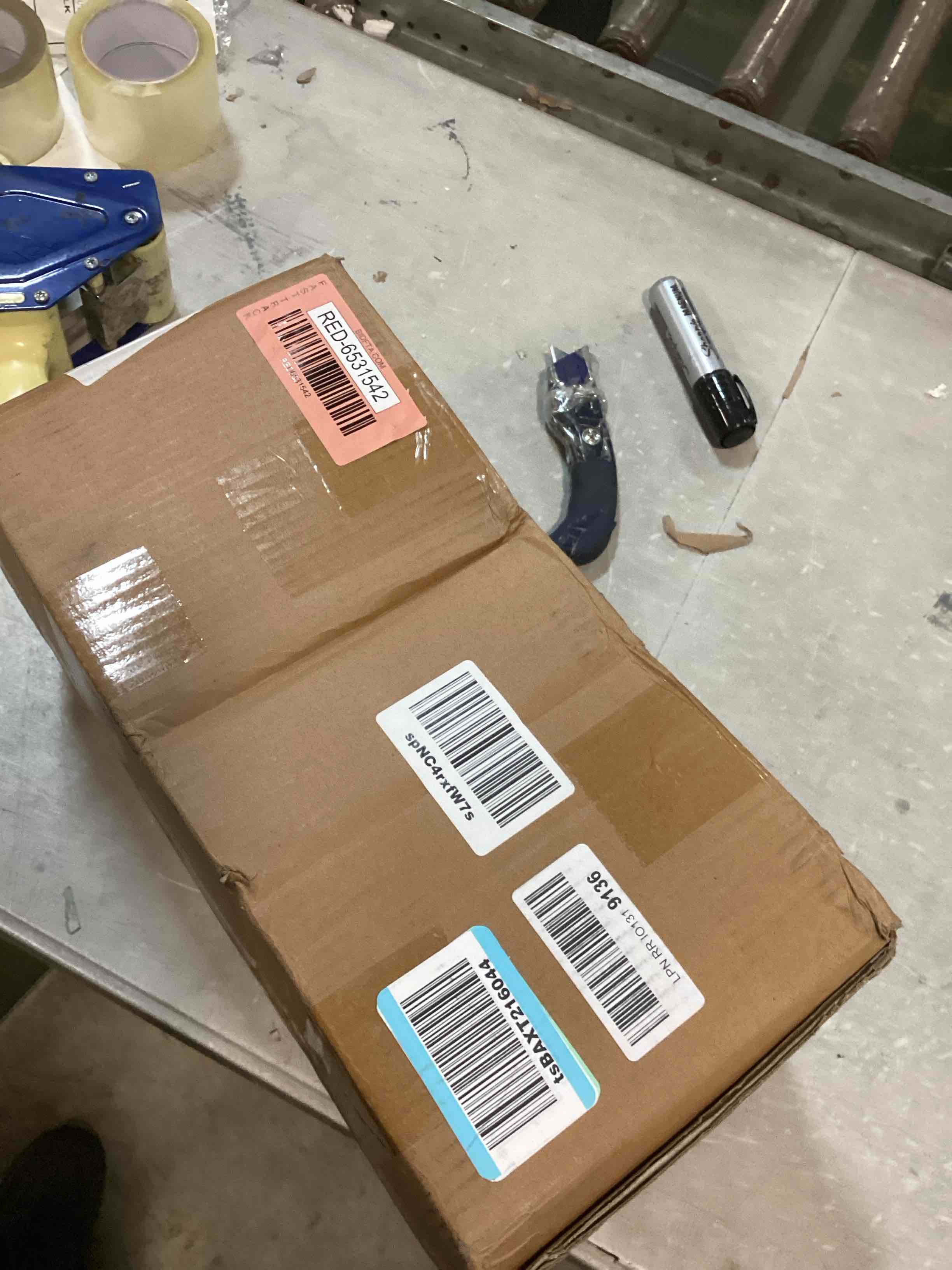 https://s3.amazonaws.com/lotting-images-prod/bidfta/RED6531542_1719320302543.jpeg
