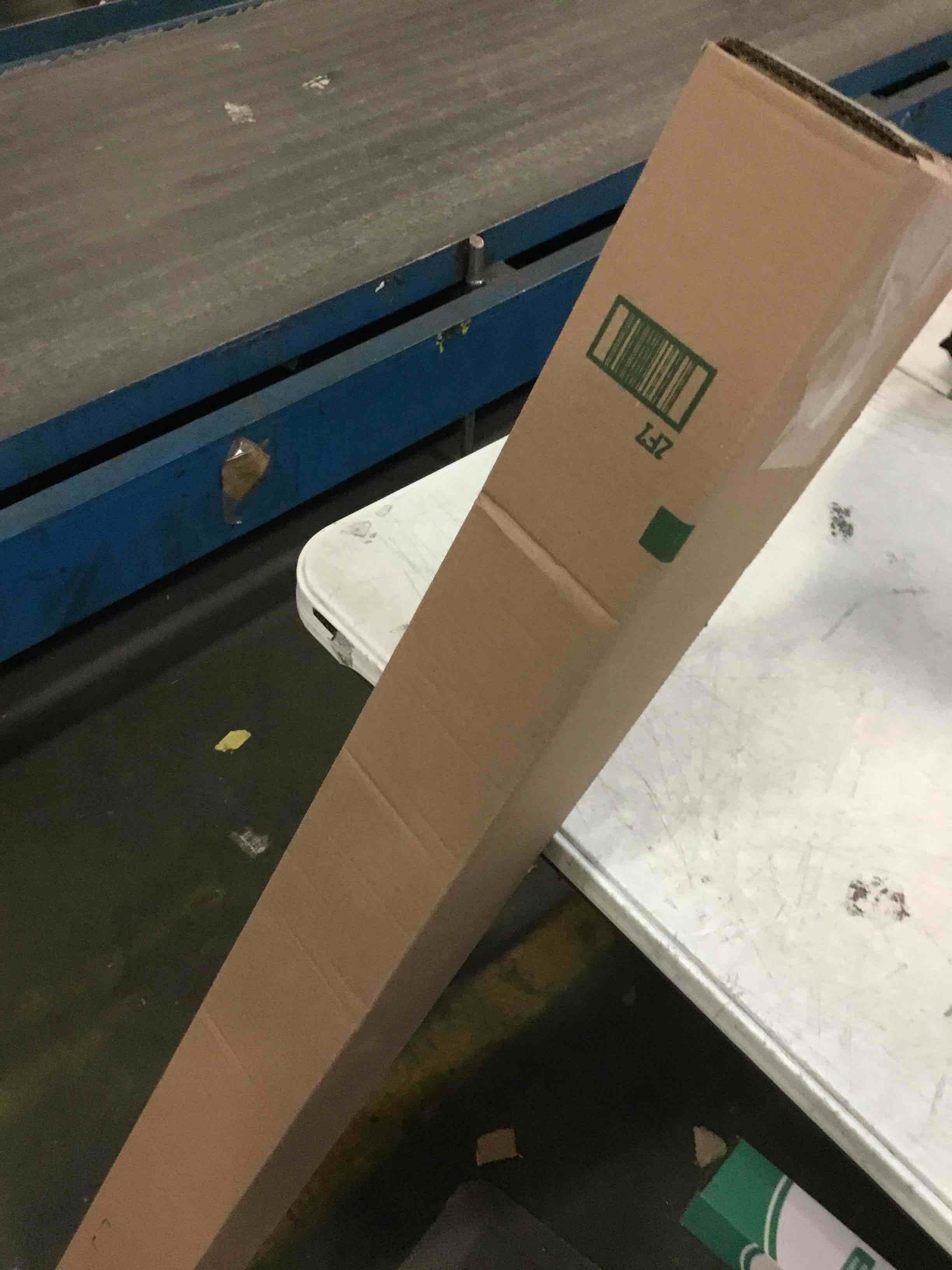 https://s3.amazonaws.com/lotting-images-prod/bidfta/RED6532007_1719424423069.jpeg