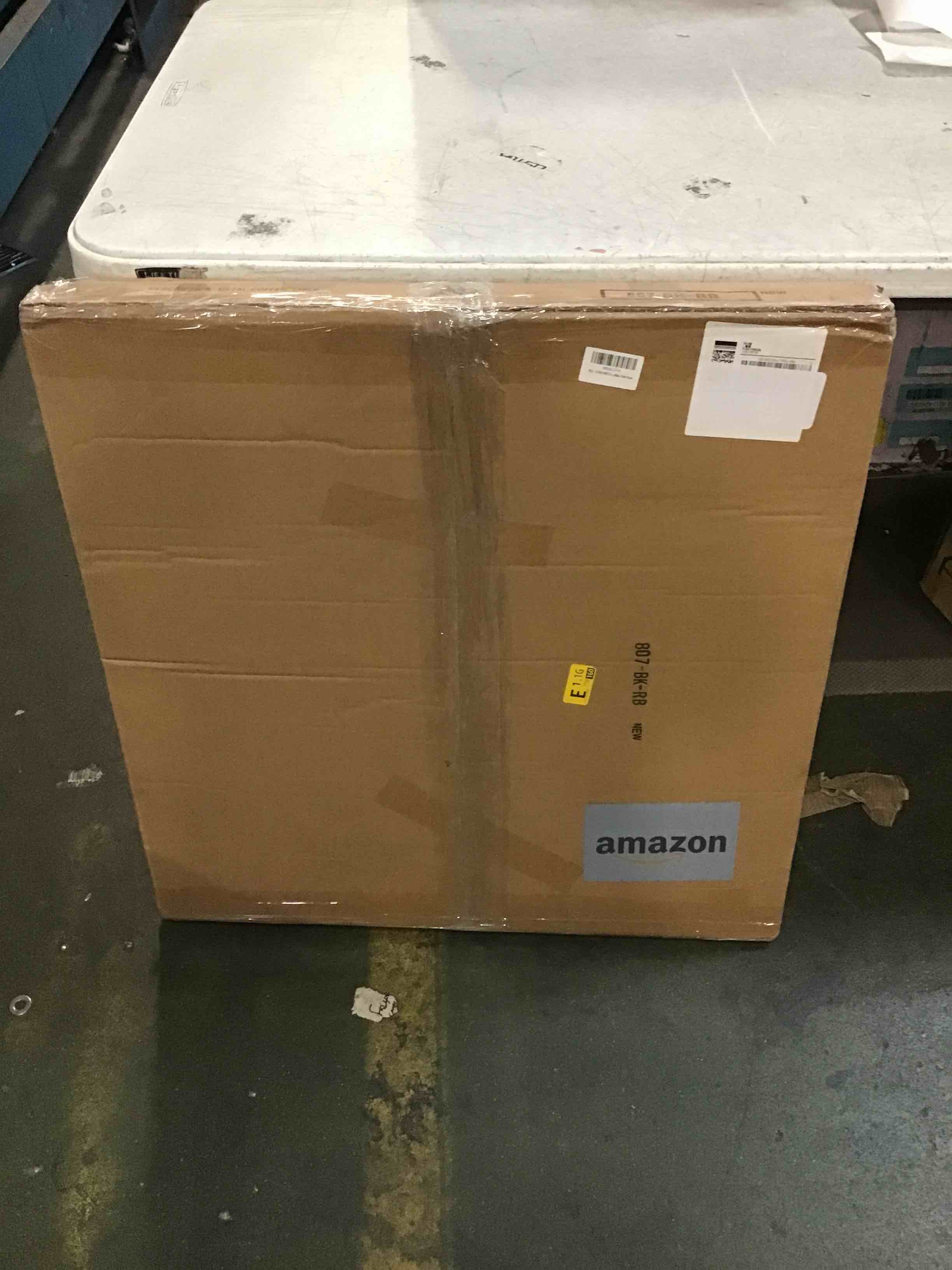 https://s3.amazonaws.com/lotting-images-prod/bidfta/RED6532212_1719456940346.jpeg