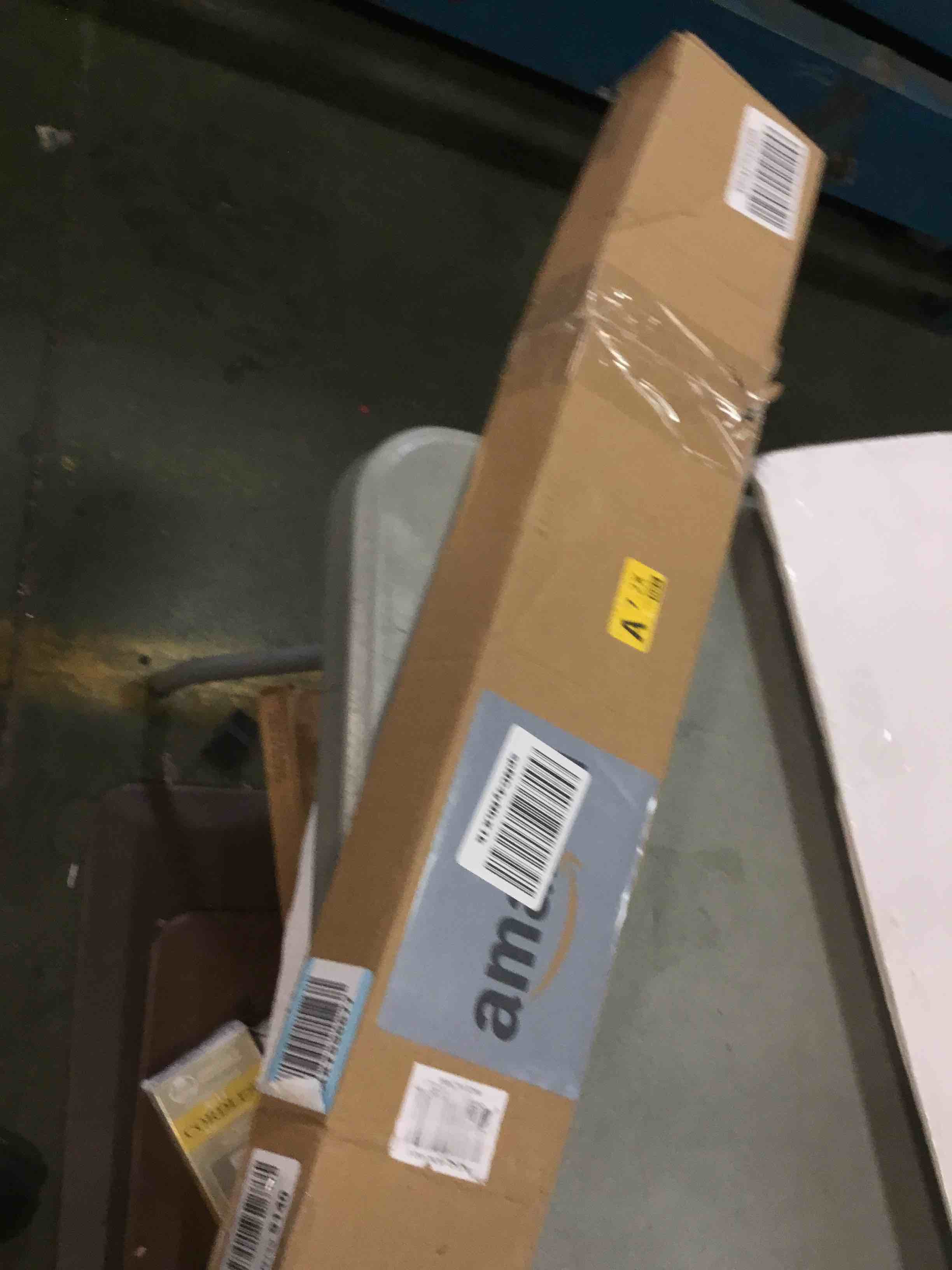 https://s3.amazonaws.com/lotting-images-prod/bidfta/RED6532559_1719589103636.jpeg