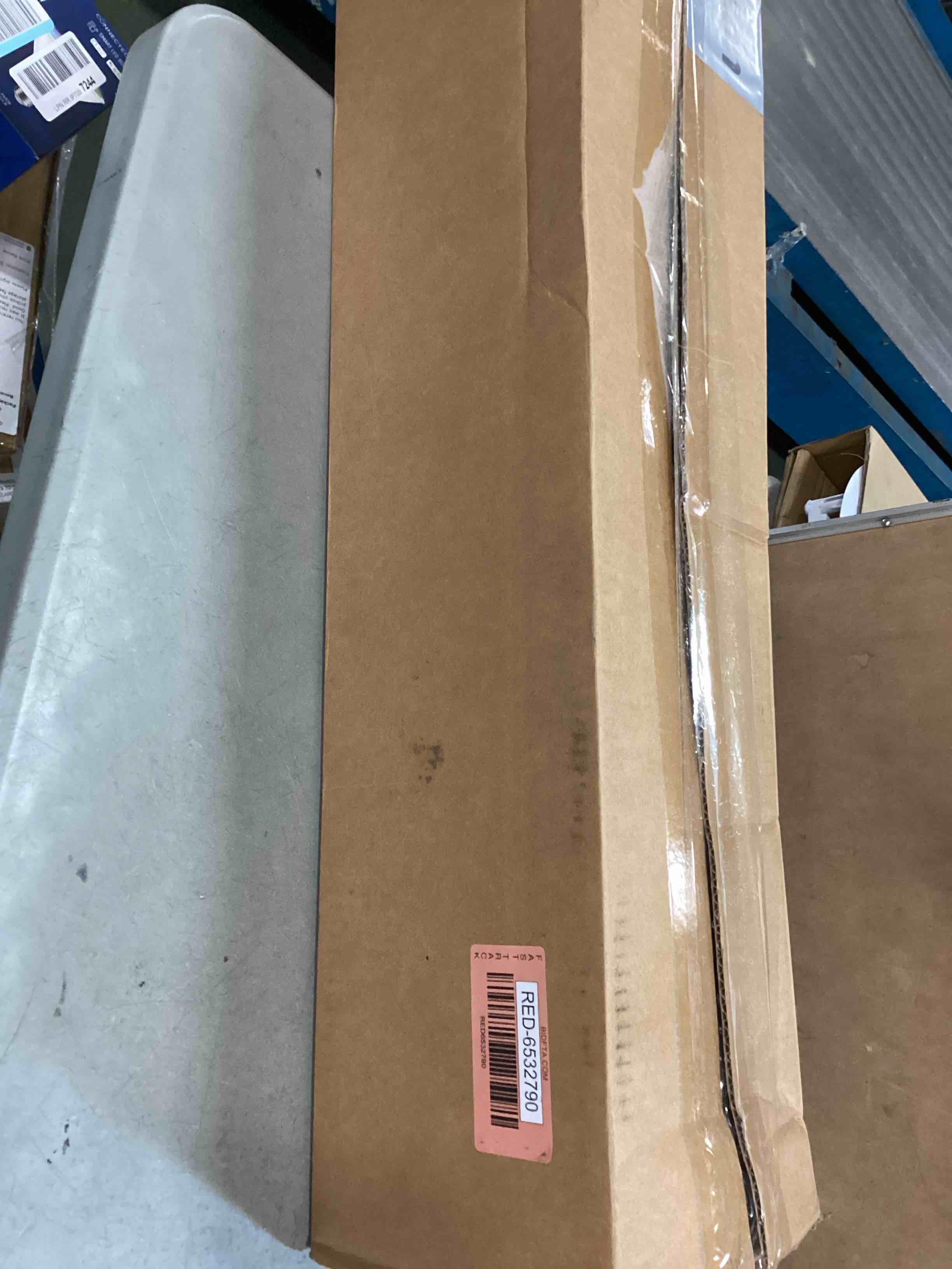 https://s3.amazonaws.com/lotting-images-prod/bidfta/RED6532790_1719632208535.jpeg