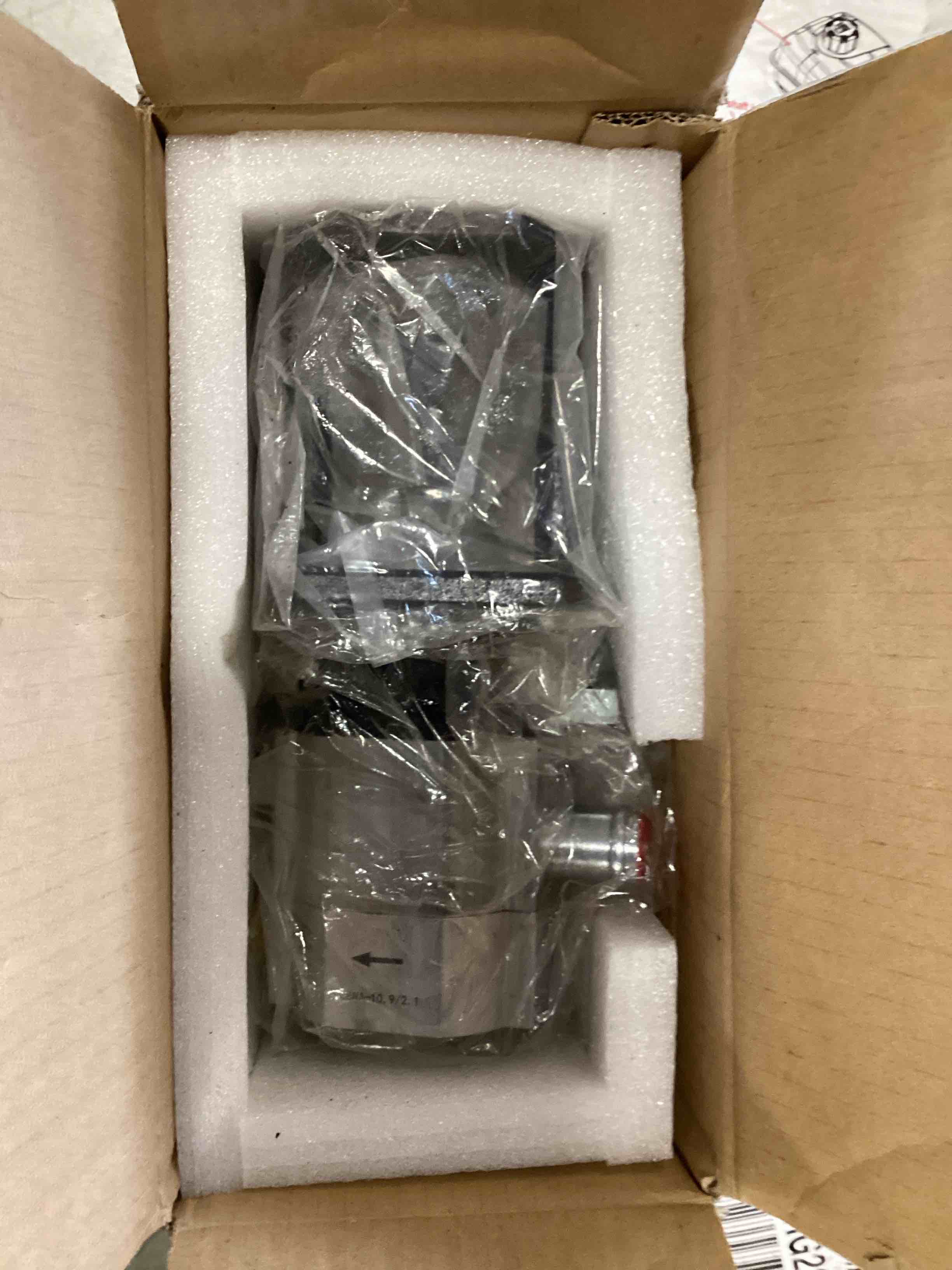 https://s3.amazonaws.com/lotting-images-prod/bidfta/RED6533173_1718989171102.jpeg