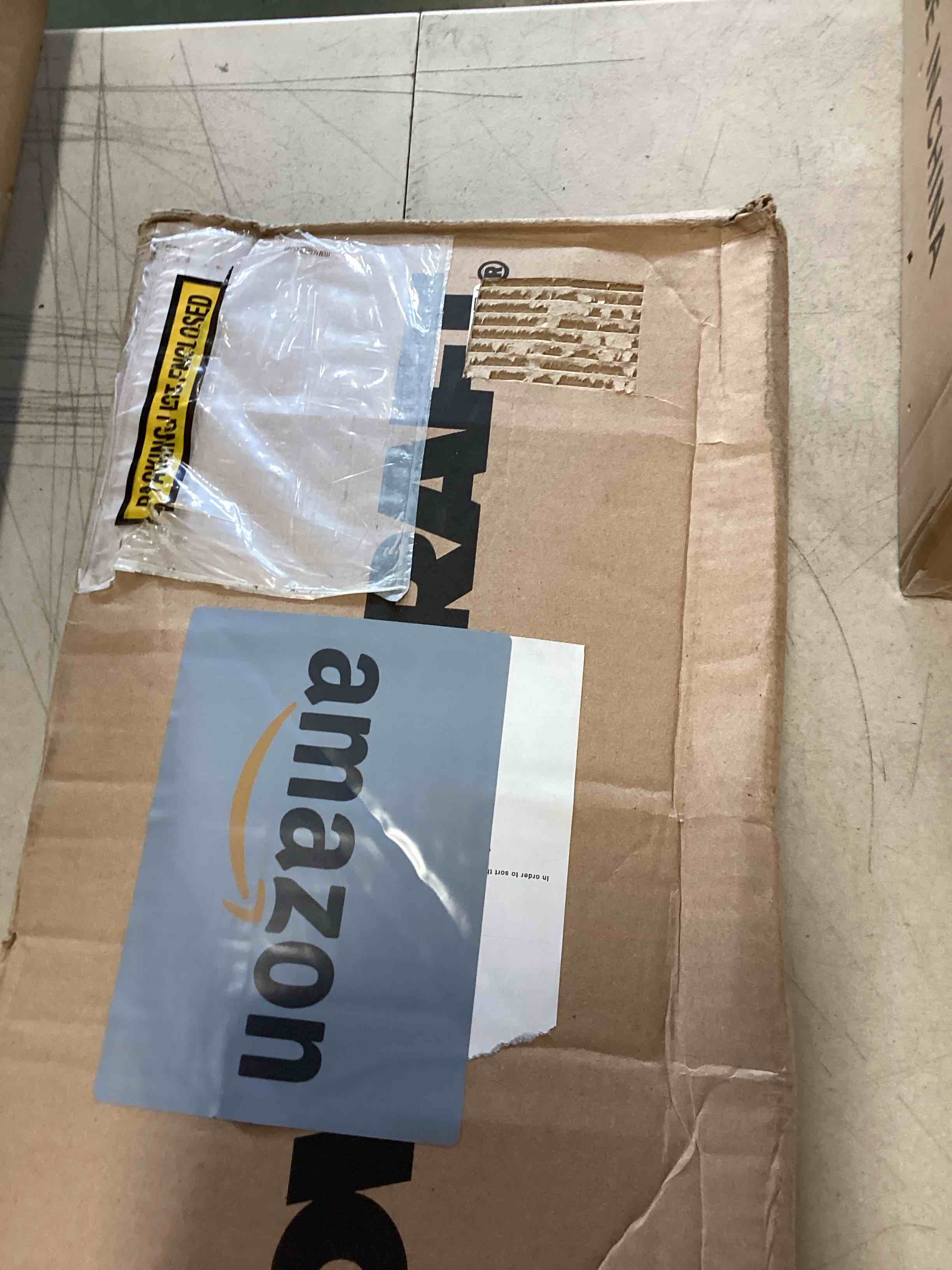 https://s3.amazonaws.com/lotting-images-prod/bidfta/RED6533702_1719327600379.jpeg