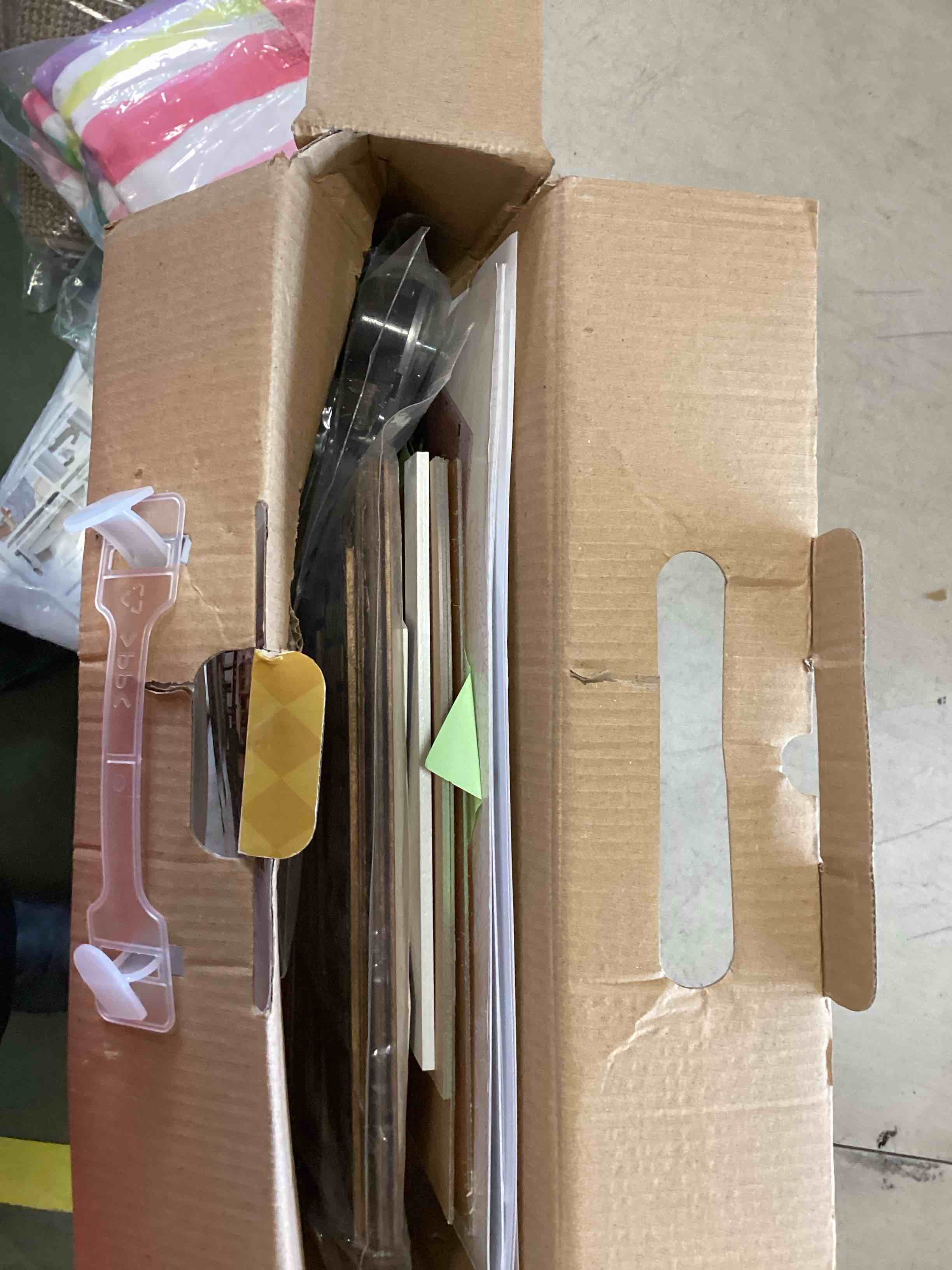 https://s3.amazonaws.com/lotting-images-prod/bidfta/RED6533713_1719328100449.jpeg