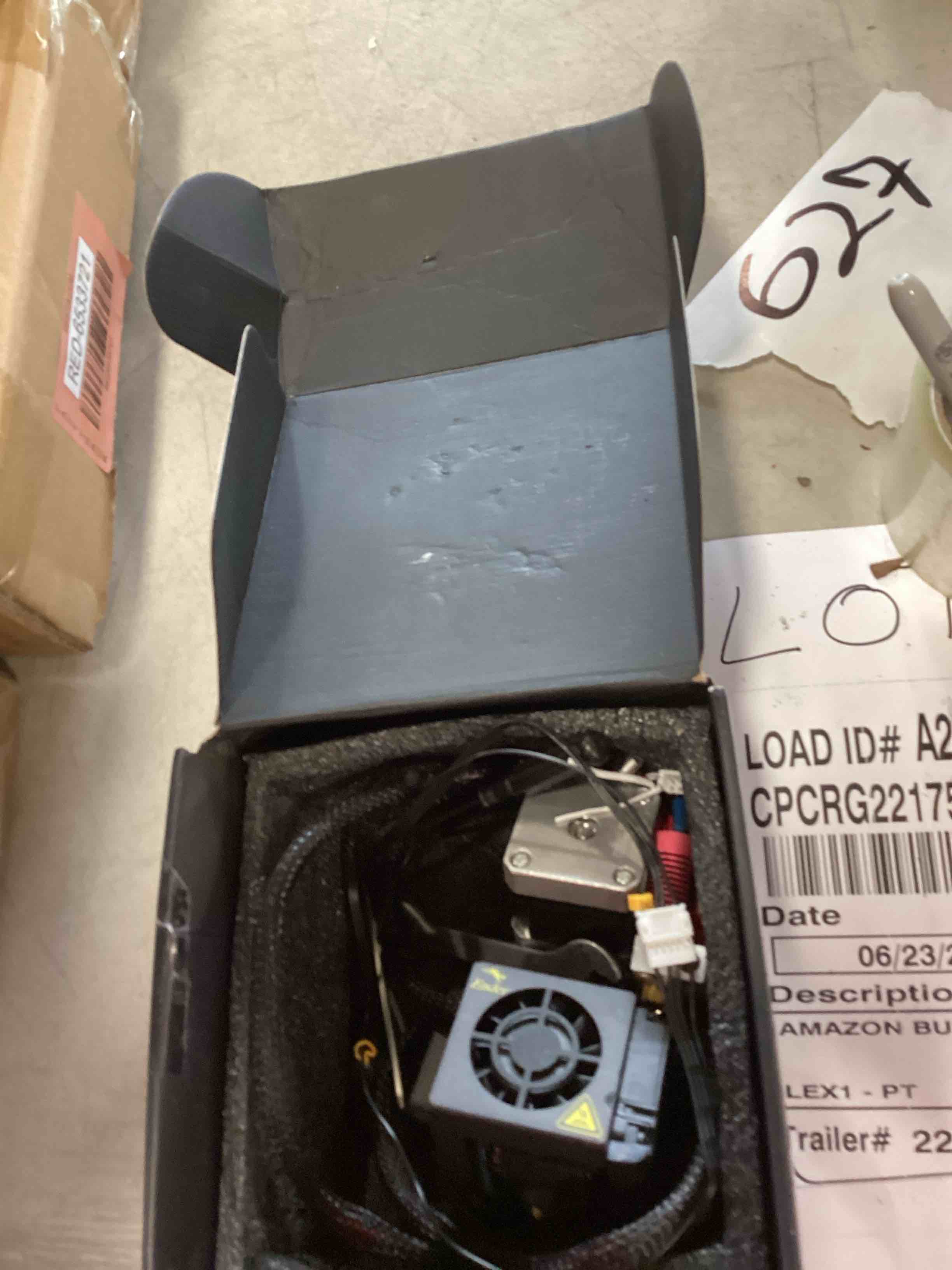 https://s3.amazonaws.com/lotting-images-prod/bidfta/RED6533714_1719326373443.jpeg
