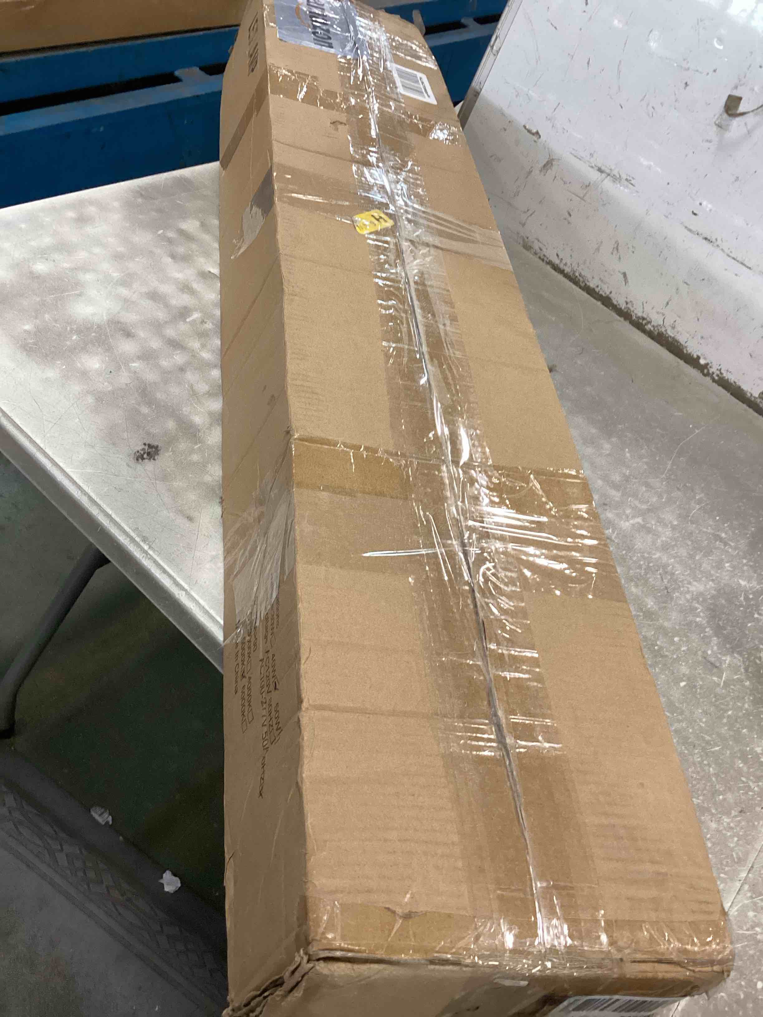 https://s3.amazonaws.com/lotting-images-prod/bidfta/RED6534808_1719059467072.jpeg