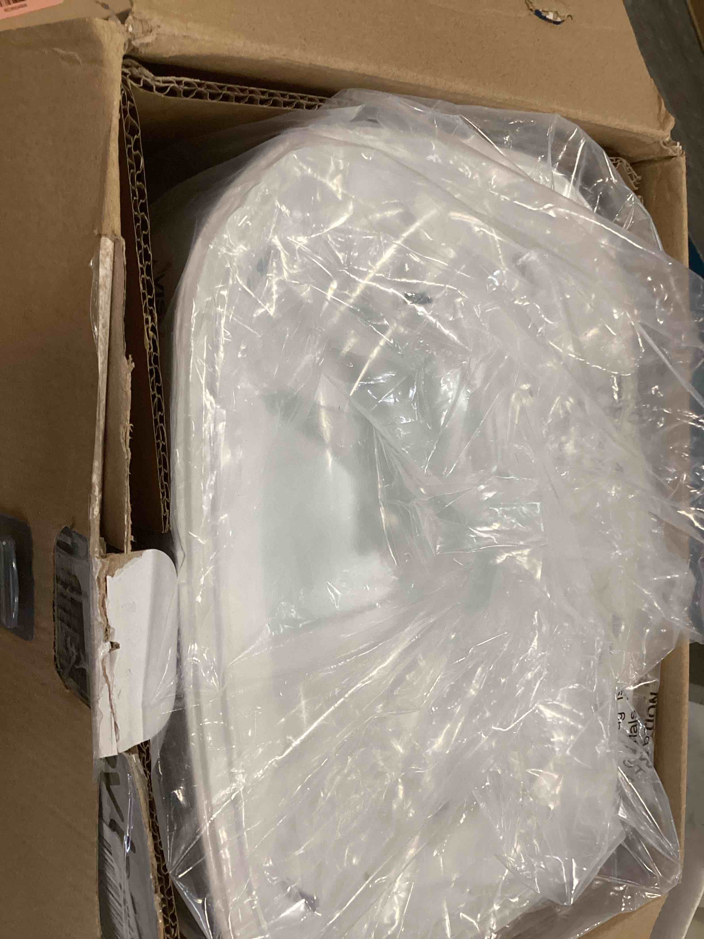 https://s3.amazonaws.com/lotting-images-prod/bidfta/RED6534911_1719253676590.jpeg