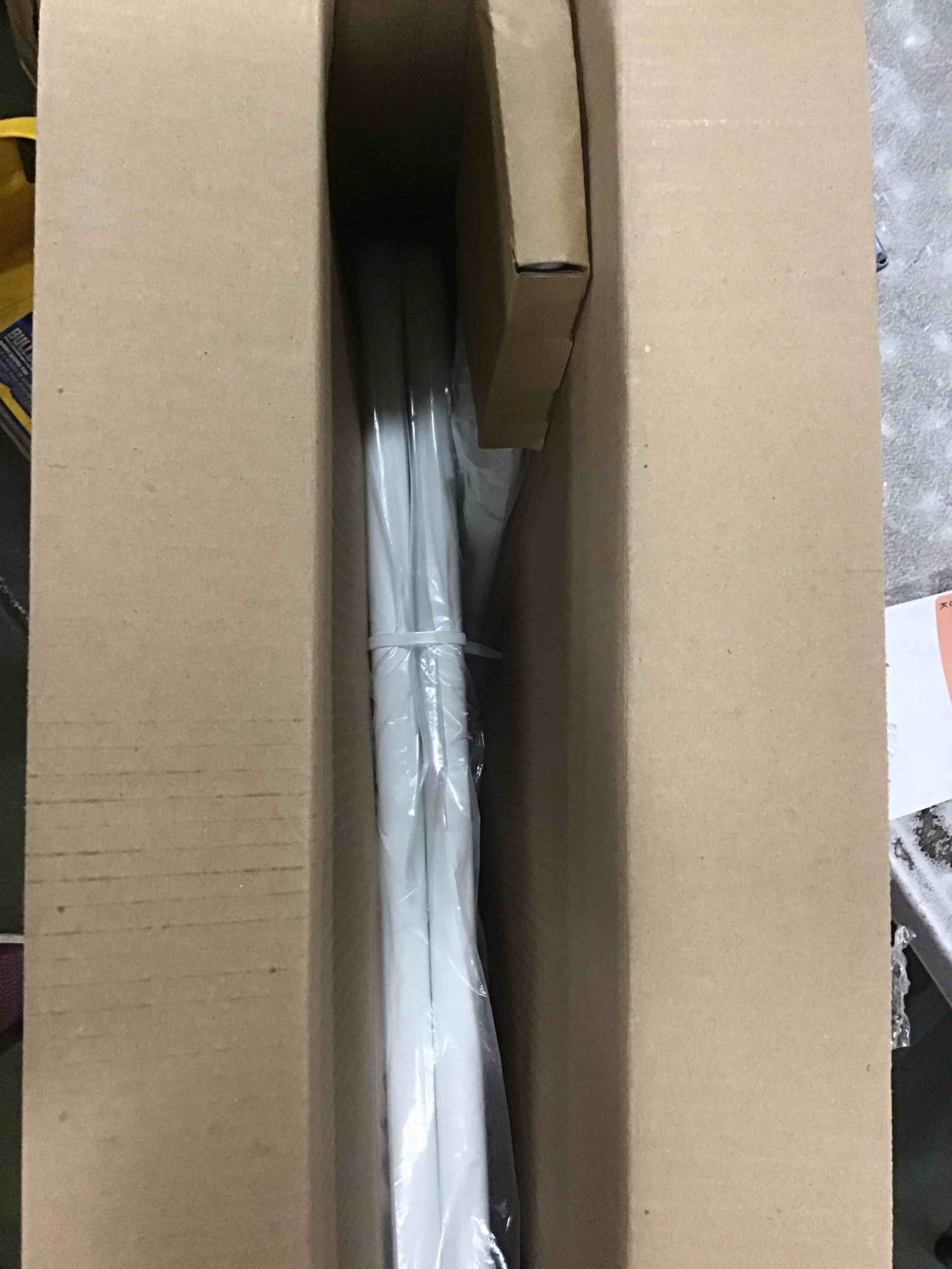 https://s3.amazonaws.com/lotting-images-prod/bidfta/RED6535019_1719266570903.jpeg