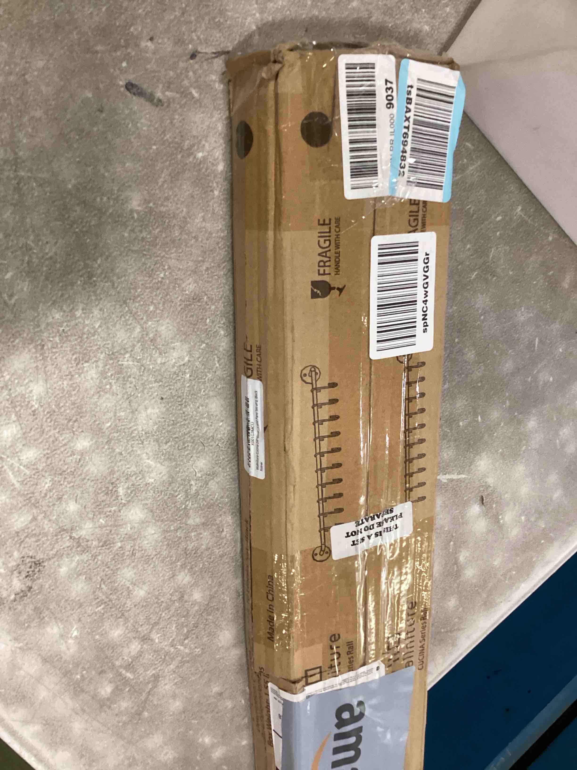 https://s3.amazonaws.com/lotting-images-prod/bidfta/RED6535266_1719323291570.jpeg
