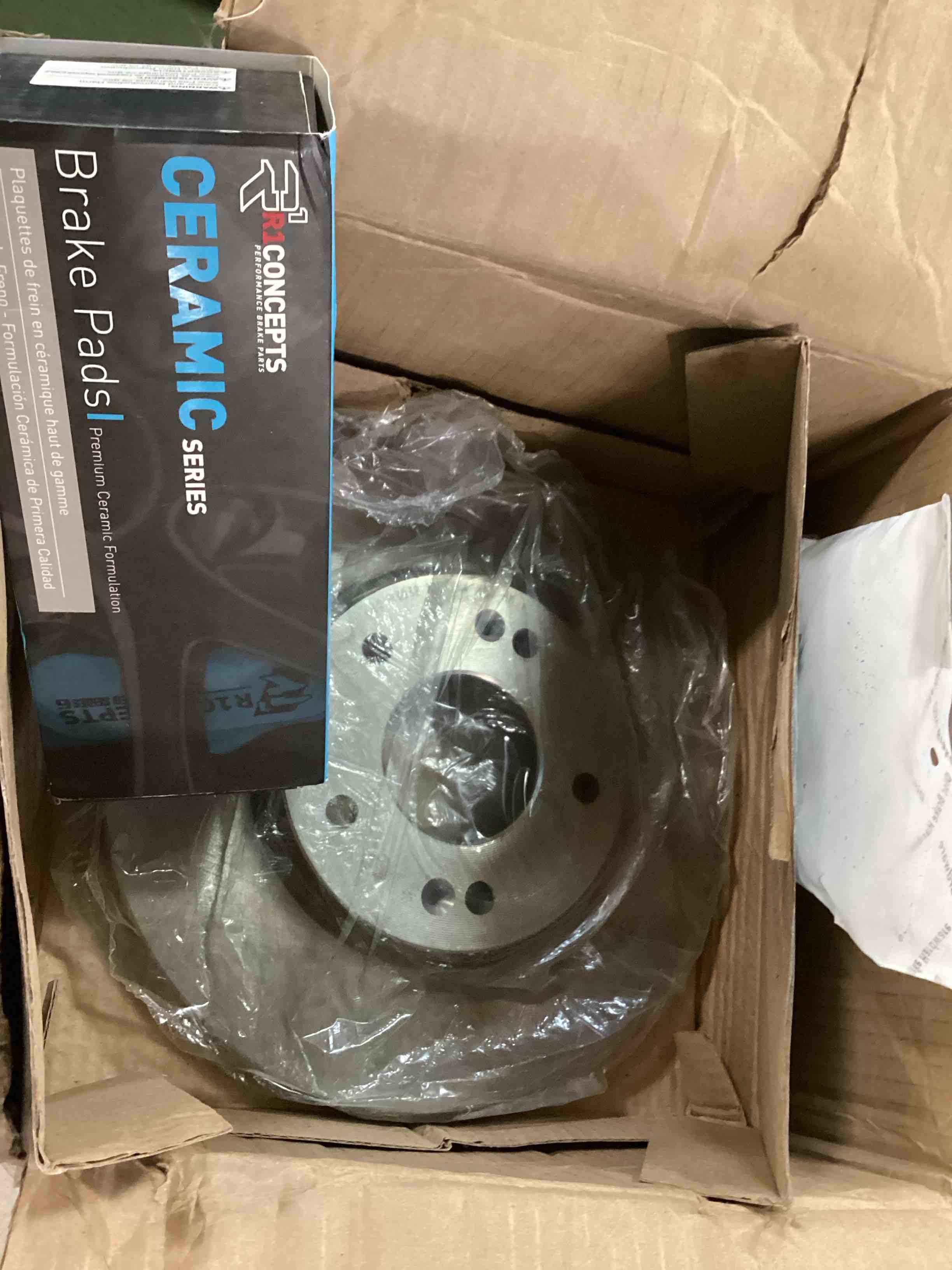 https://s3.amazonaws.com/lotting-images-prod/bidfta/RED6547984_1716554294474.jpeg