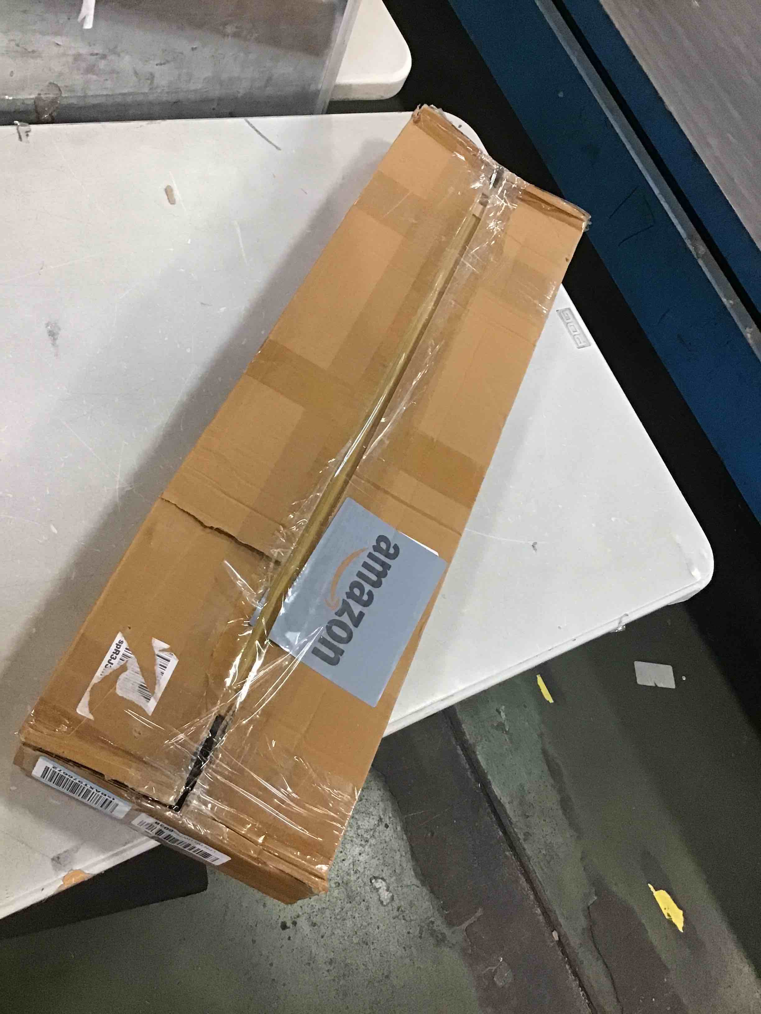 https://s3.amazonaws.com/lotting-images-prod/bidfta/RED6548204_1716638717888.jpeg