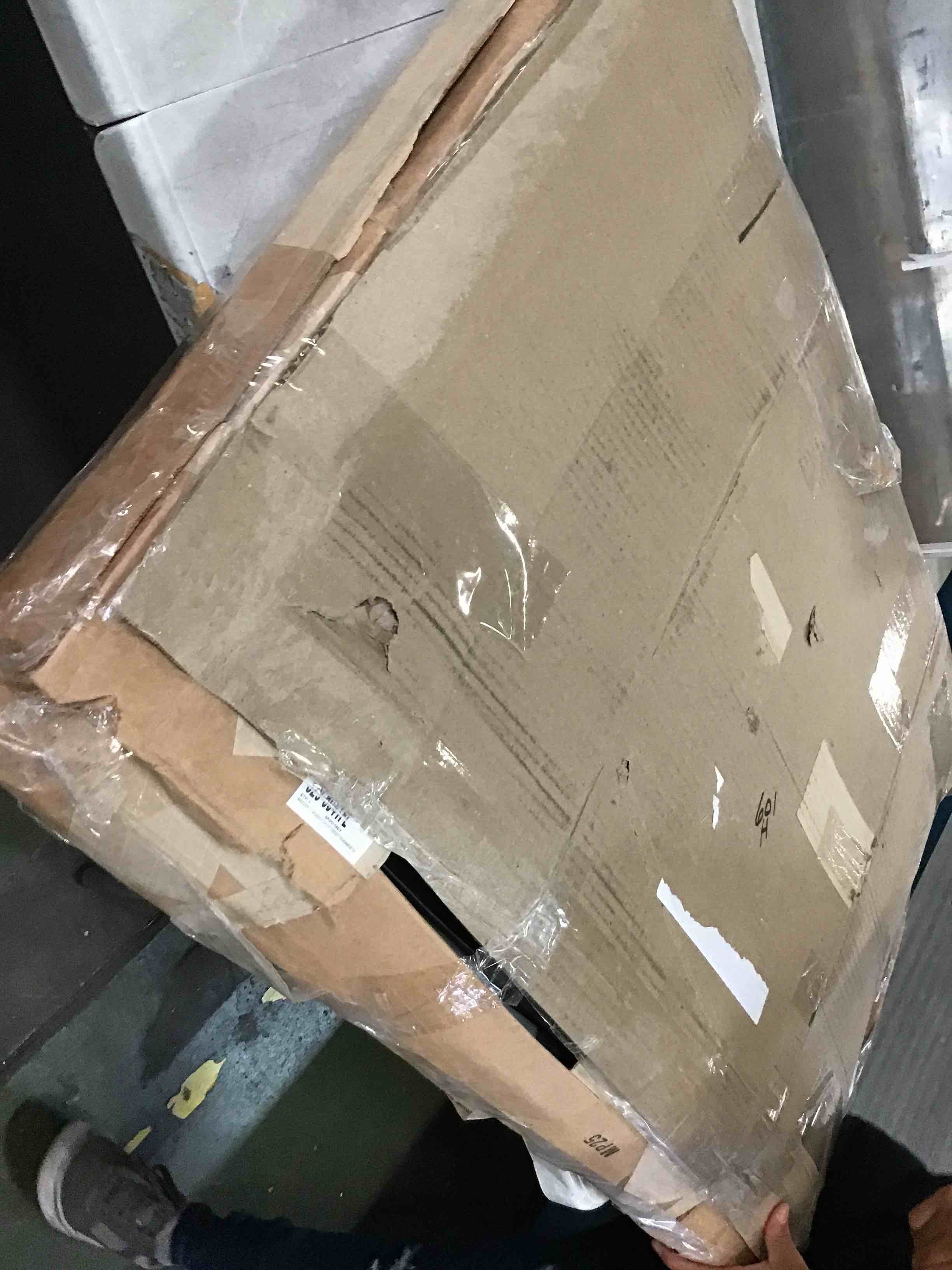 https://s3.amazonaws.com/lotting-images-prod/bidfta/RED6548228_1716644066968.jpeg