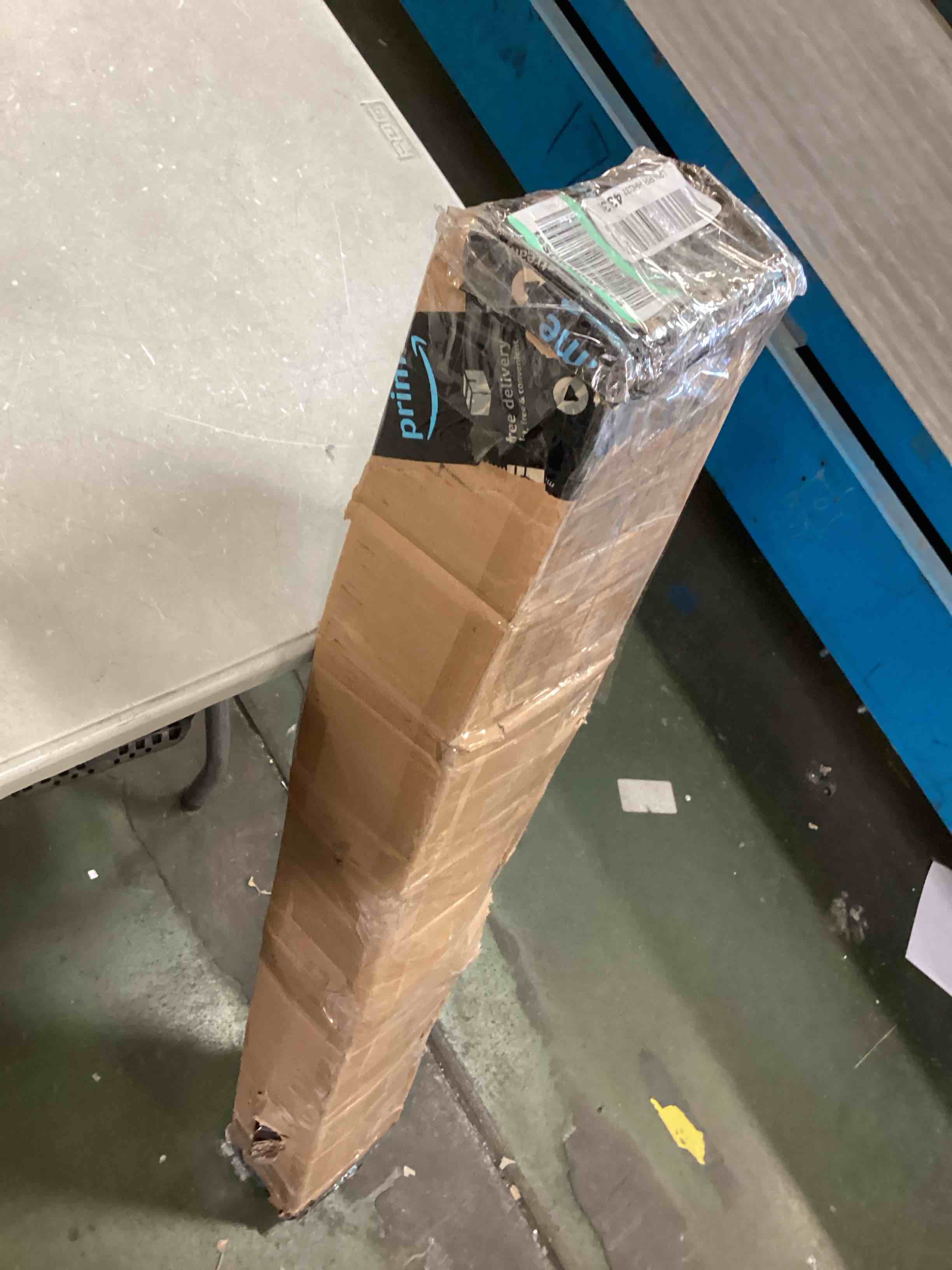 https://s3.amazonaws.com/lotting-images-prod/bidfta/RED6548397_1716900399455.jpeg