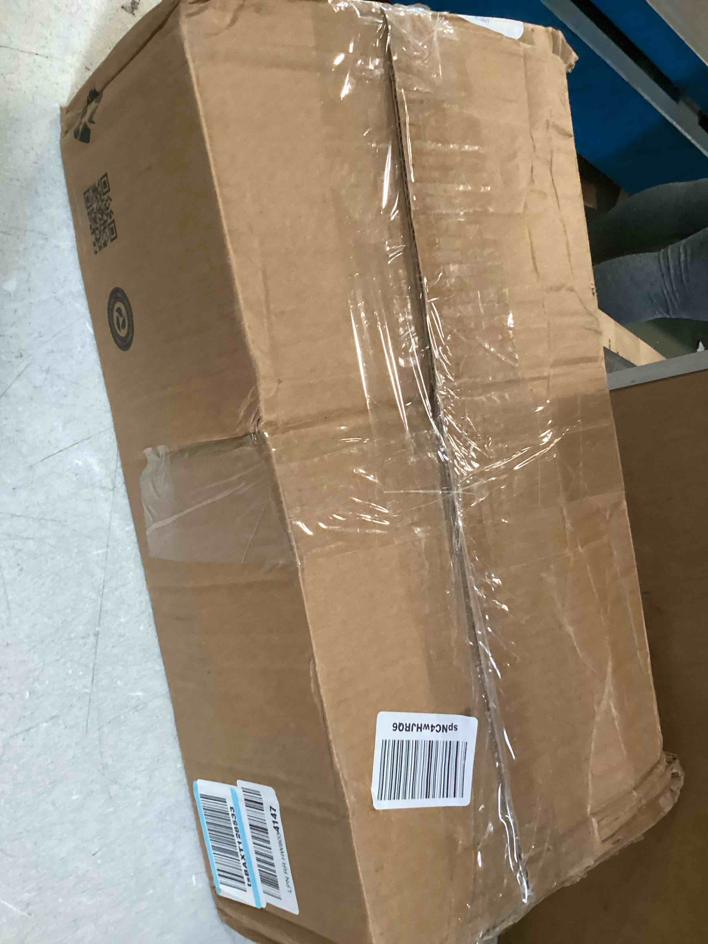 https://s3.amazonaws.com/lotting-images-prod/bidfta/RED6548732_1716998559103.jpeg