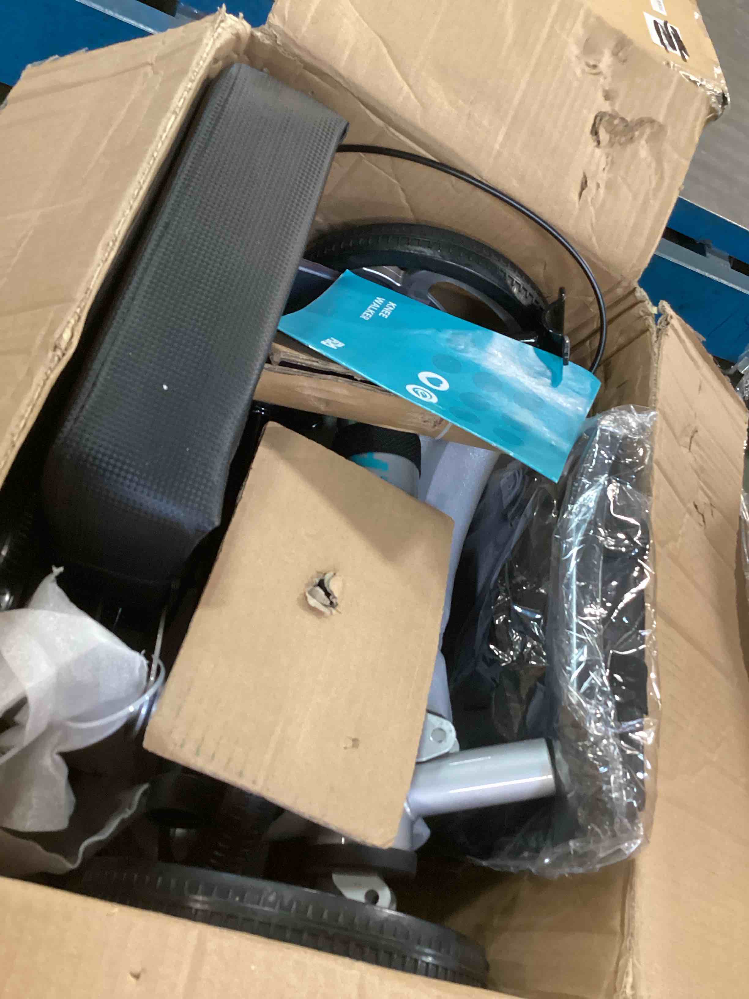 https://s3.amazonaws.com/lotting-images-prod/bidfta/RED6548759_1717004193847.jpeg
