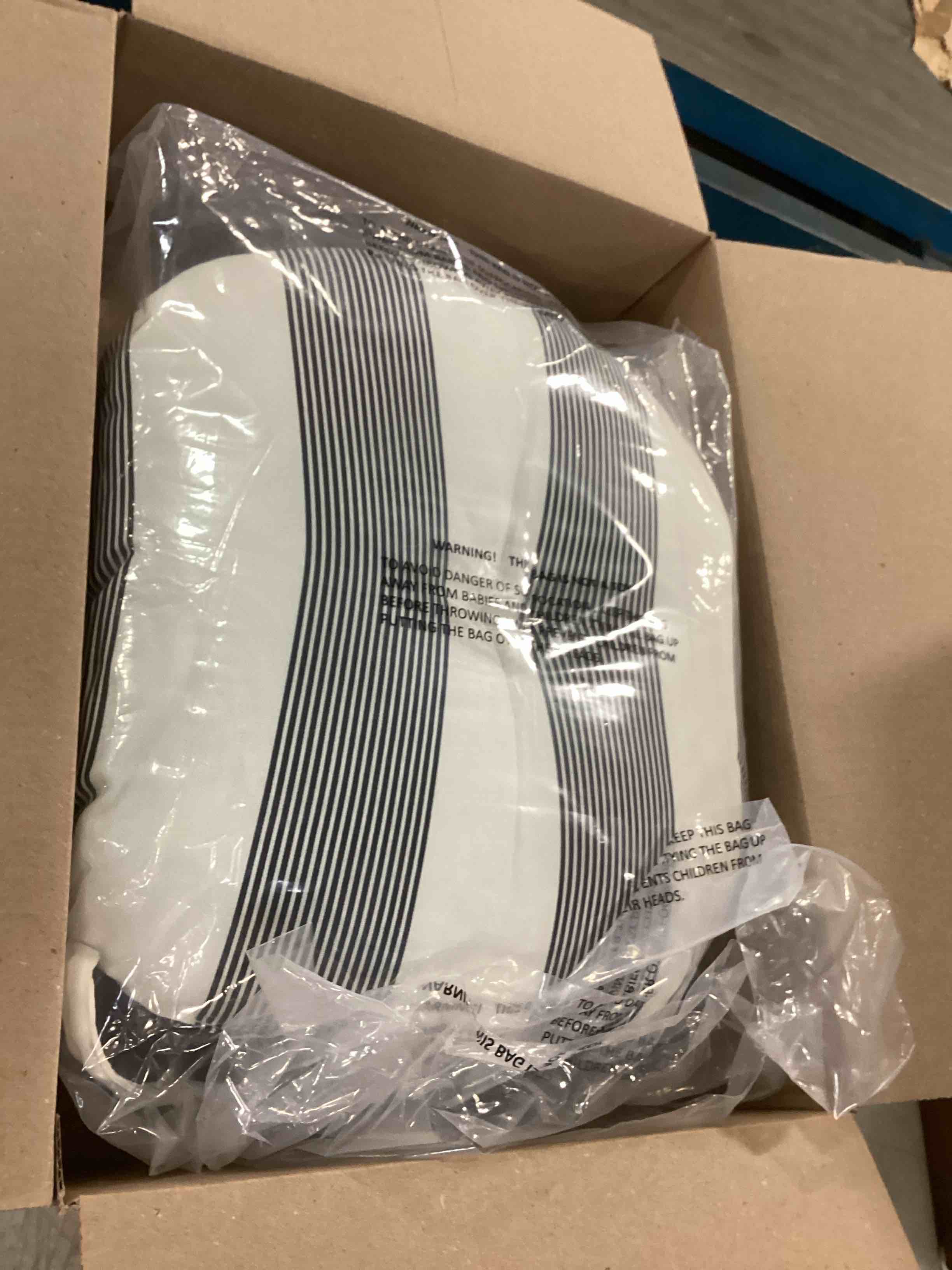 https://s3.amazonaws.com/lotting-images-prod/bidfta/RED6548782_1717006977208.jpeg
