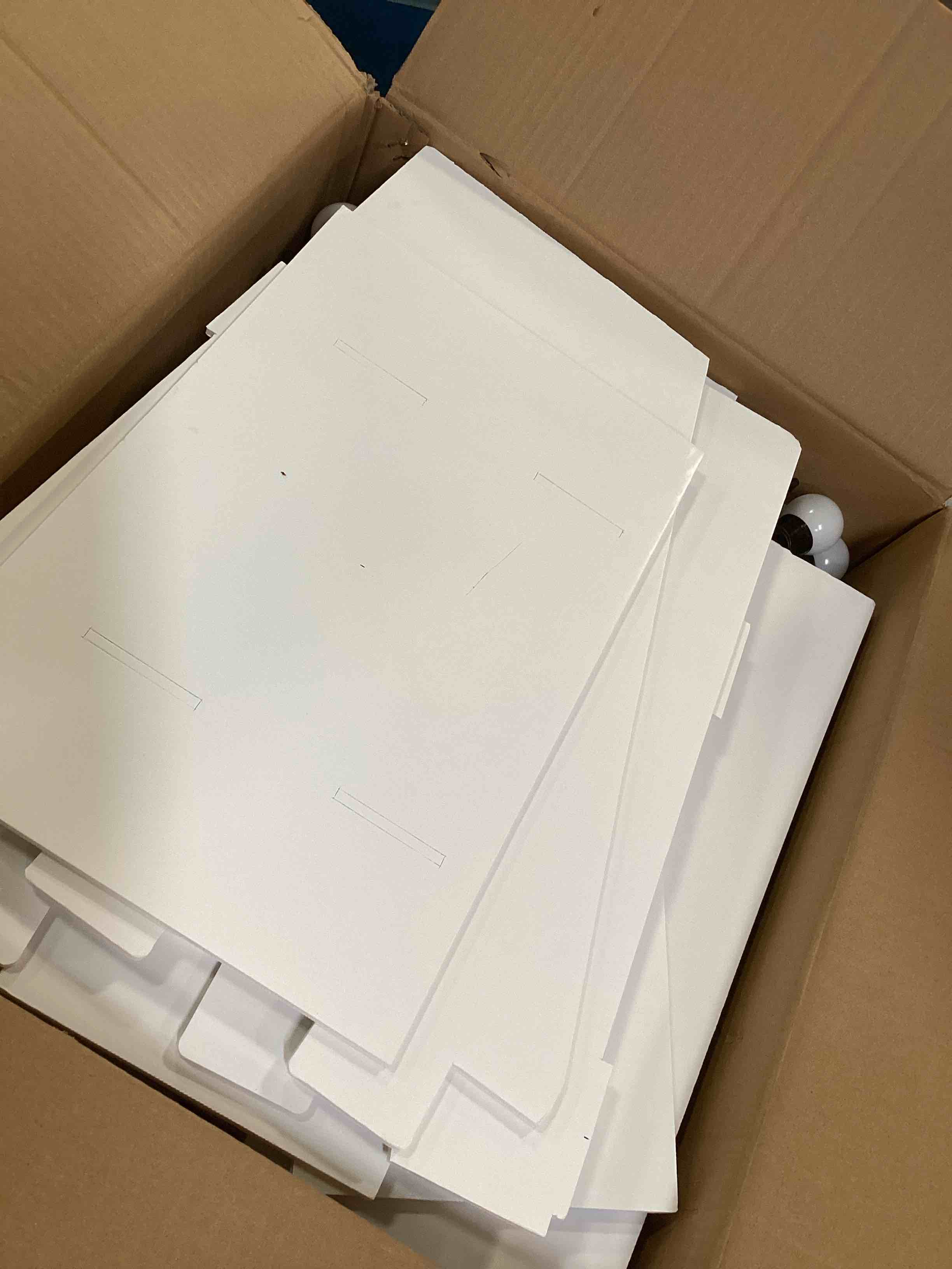 https://s3.amazonaws.com/lotting-images-prod/bidfta/RED6548800_1717008912046.jpeg