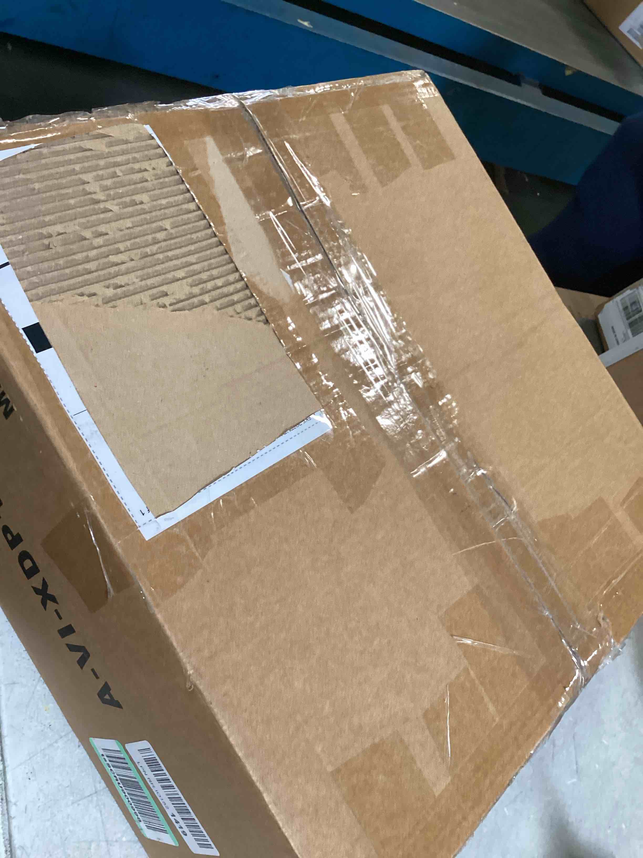 https://s3.amazonaws.com/lotting-images-prod/bidfta/RED6548820_1717013779743.jpeg