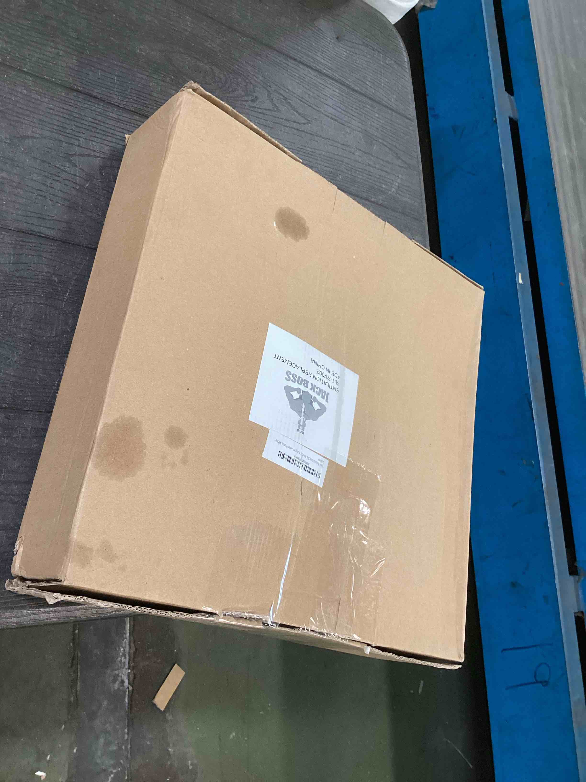 https://s3.amazonaws.com/lotting-images-prod/bidfta/RED6548961_1717082659797.jpeg