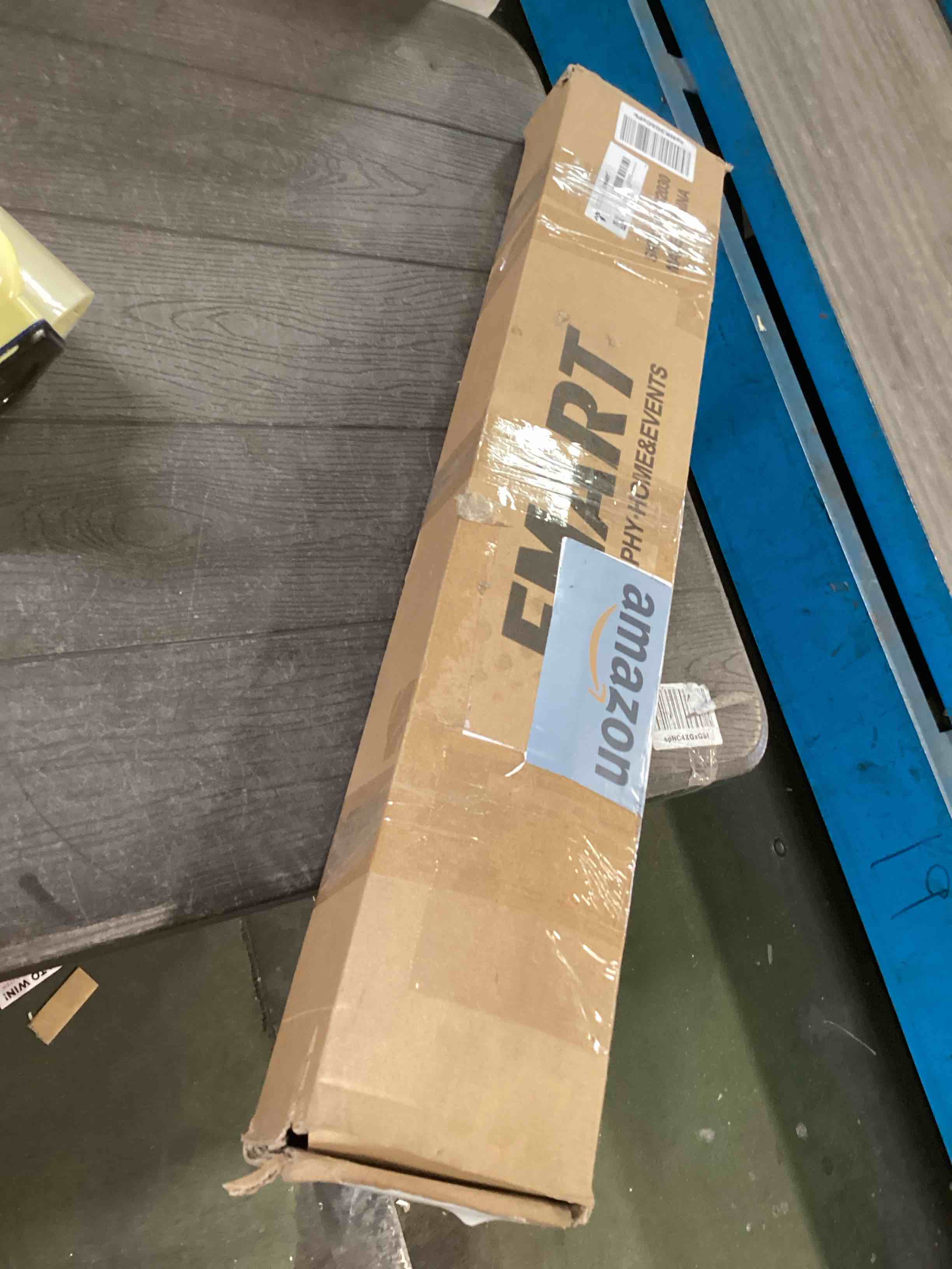 https://s3.amazonaws.com/lotting-images-prod/bidfta/RED6548986_1717085848106.jpeg