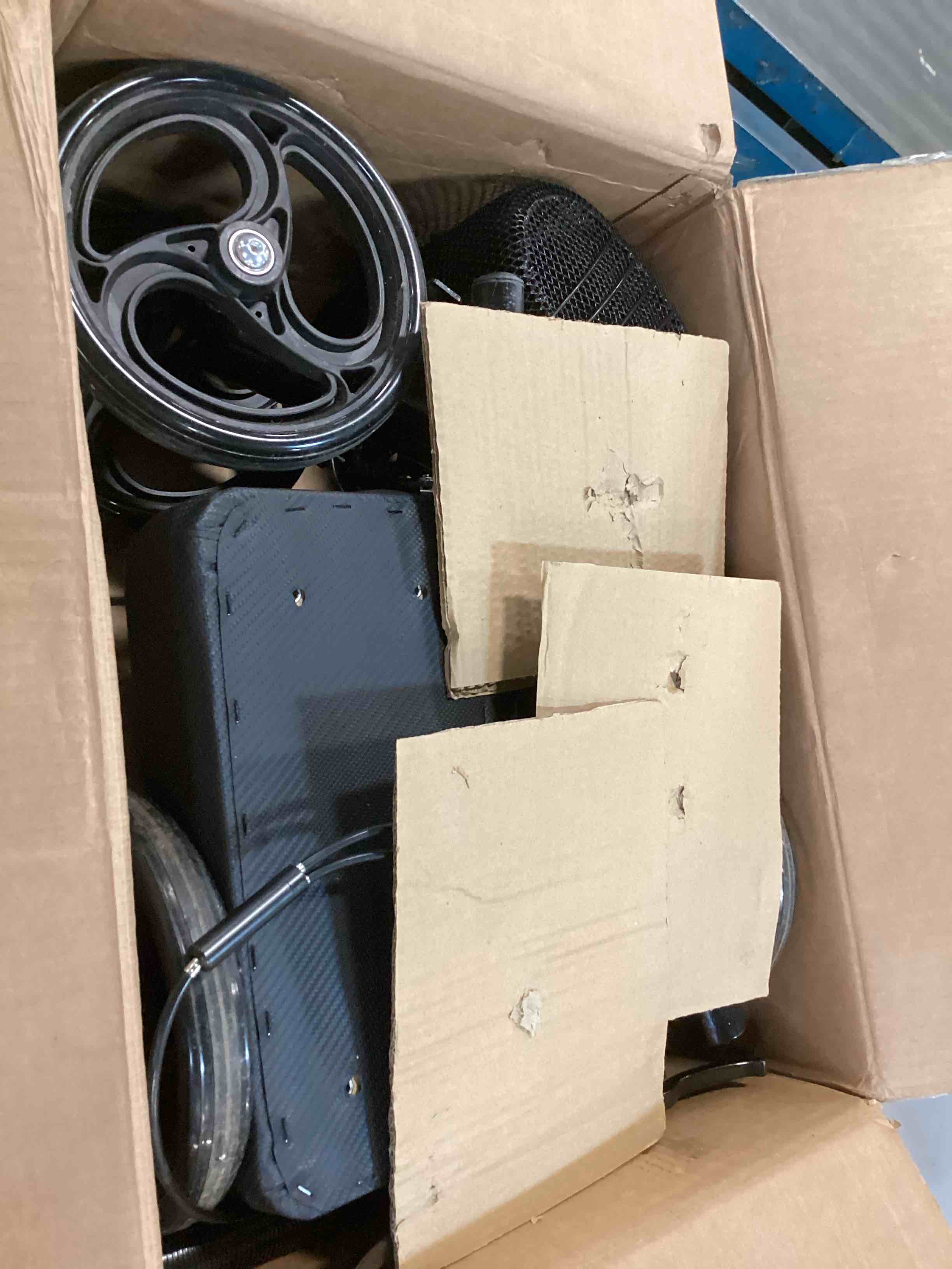 https://s3.amazonaws.com/lotting-images-prod/bidfta/RED6549149_1717163605060.jpeg