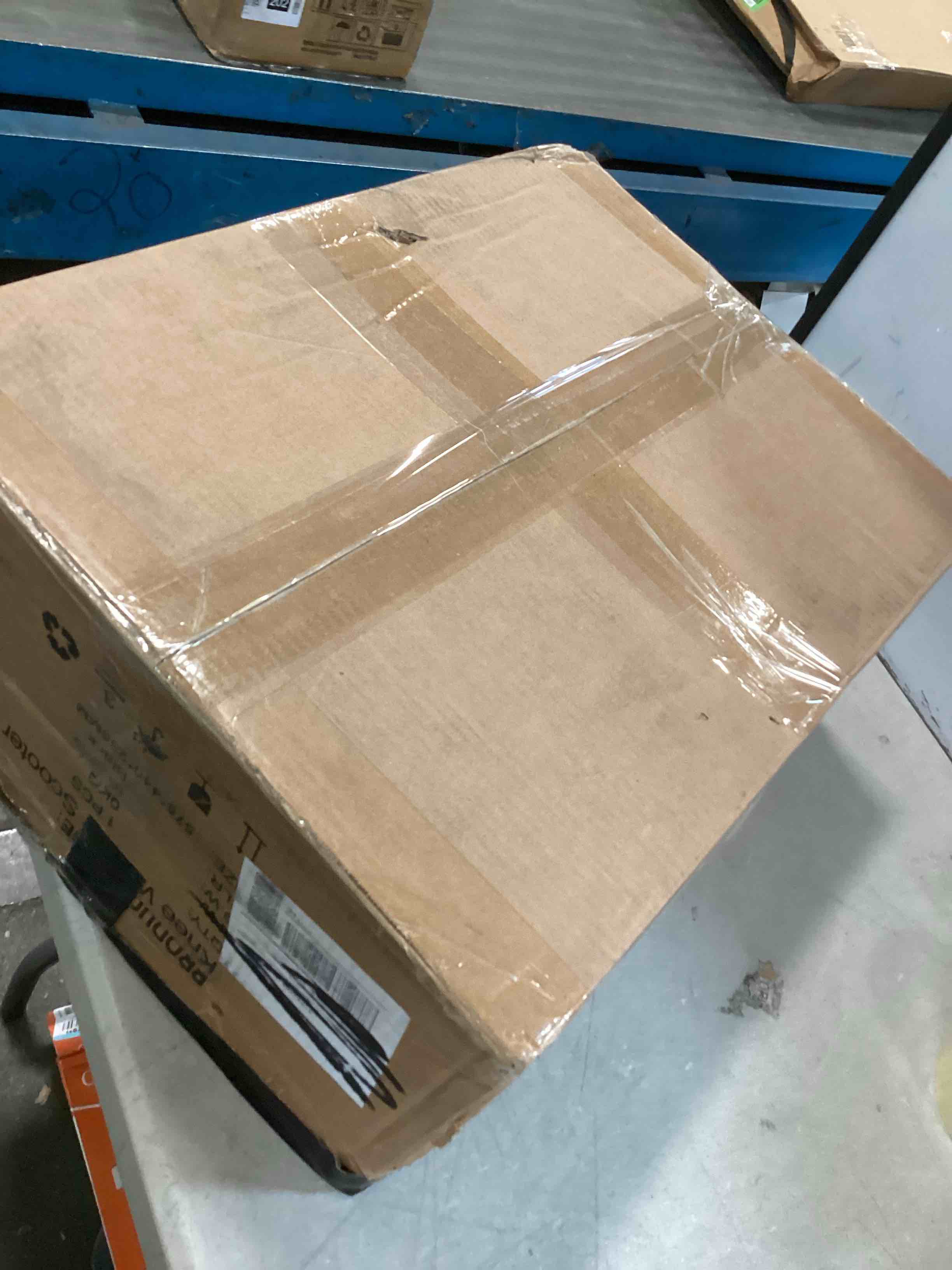 https://s3.amazonaws.com/lotting-images-prod/bidfta/RED6549149_1717163635163.jpeg