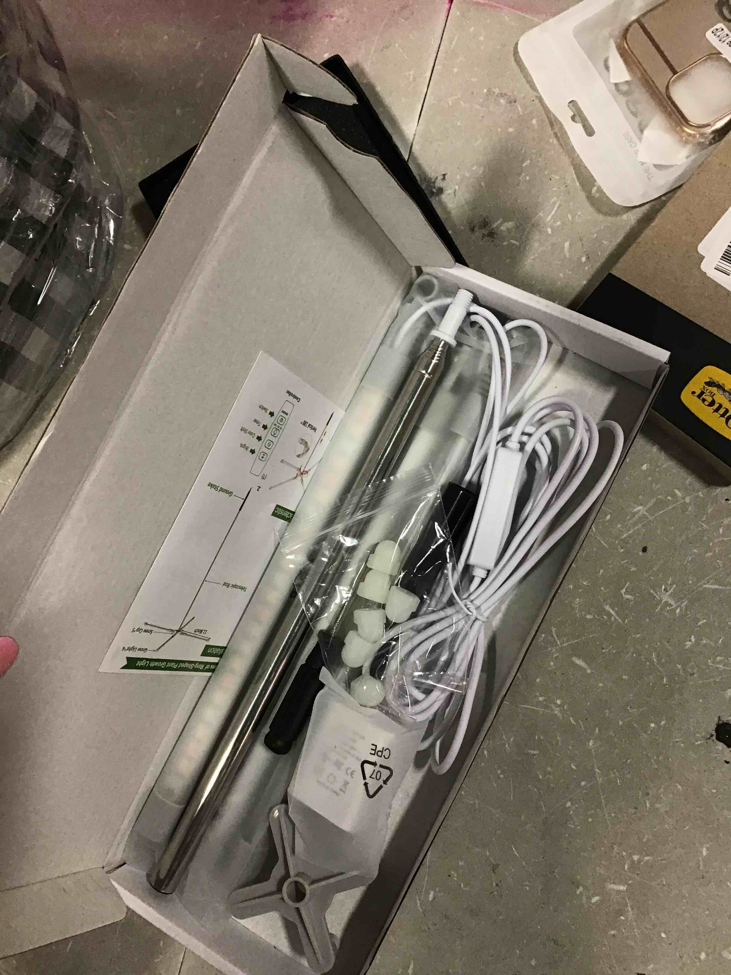 https://s3.amazonaws.com/lotting-images-prod/bidfta/RED6549459_1716906213844.jpeg