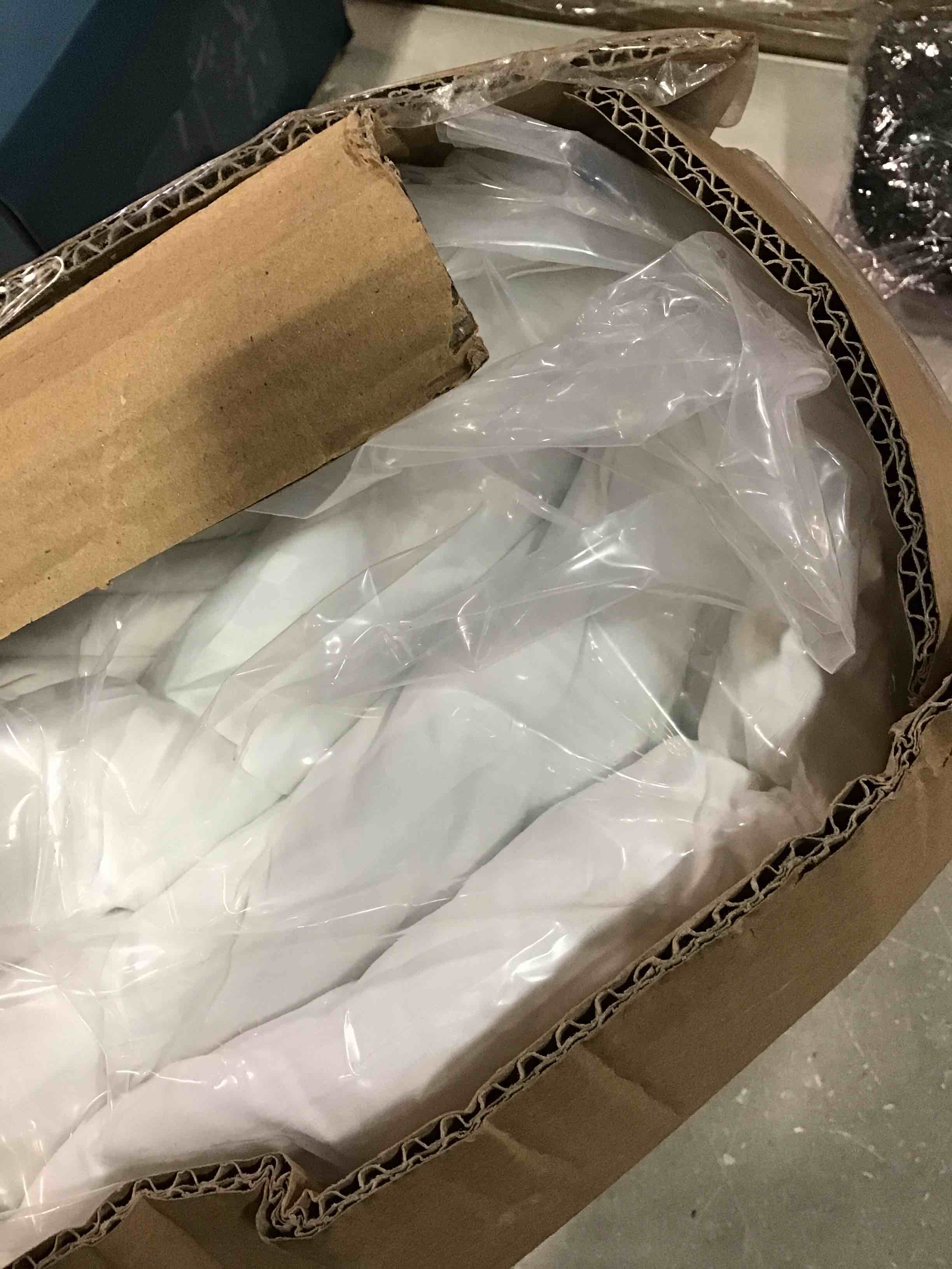 https://s3.amazonaws.com/lotting-images-prod/bidfta/RED6549524_1716911631451.jpeg