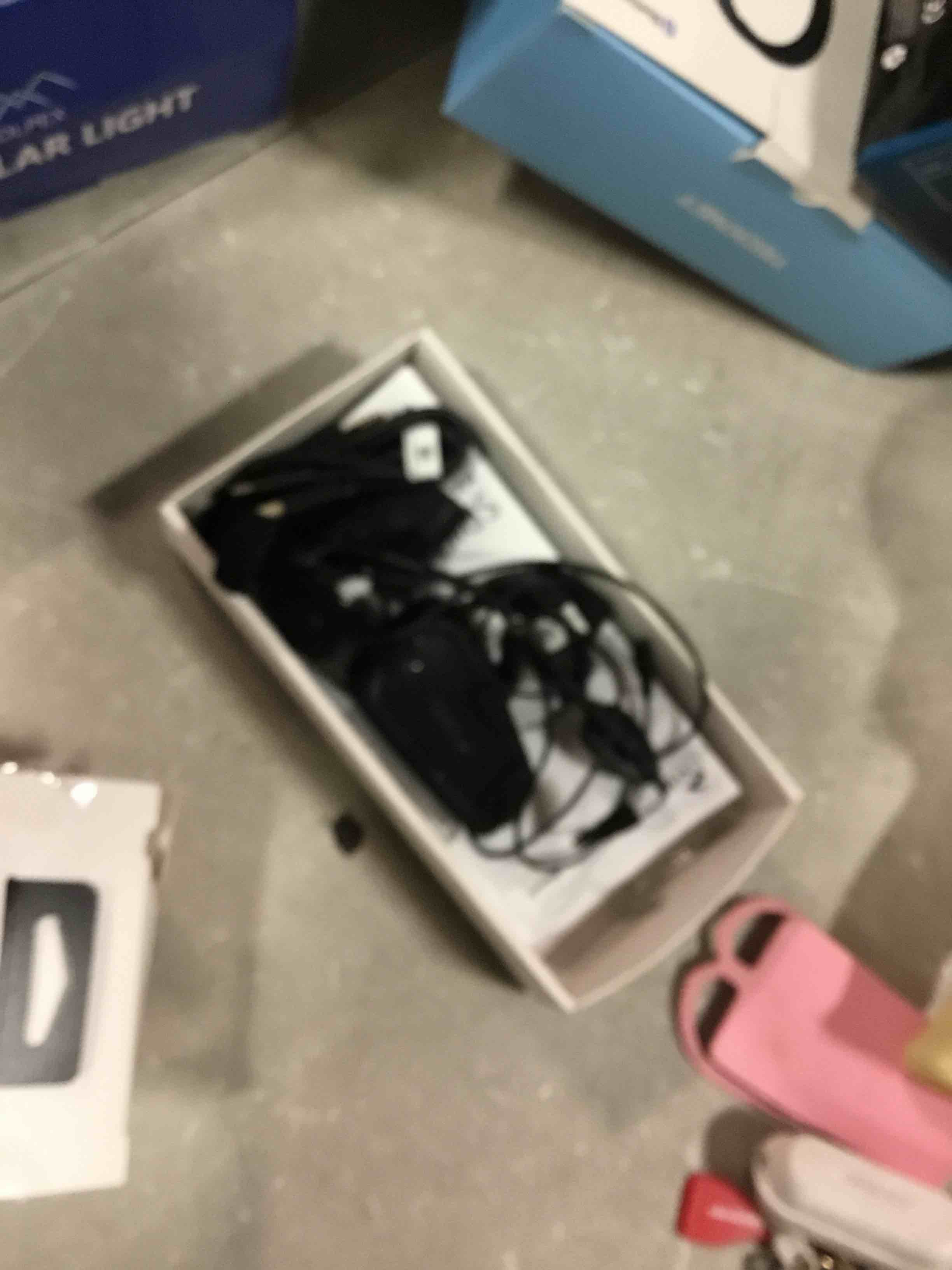 https://s3.amazonaws.com/lotting-images-prod/bidfta/RED6550011_1717070559515.jpeg