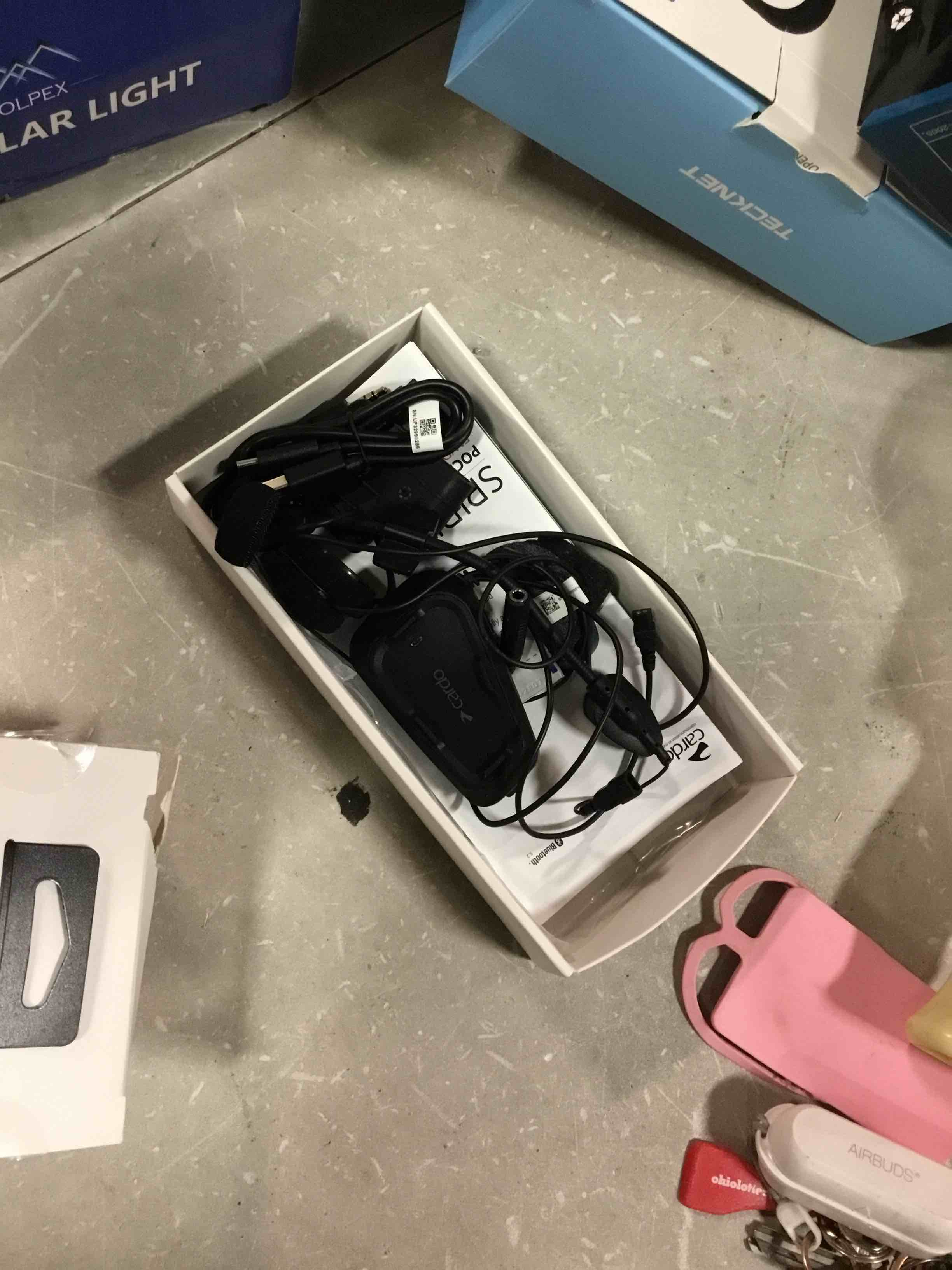 https://s3.amazonaws.com/lotting-images-prod/bidfta/RED6550011_1717070560629.jpeg