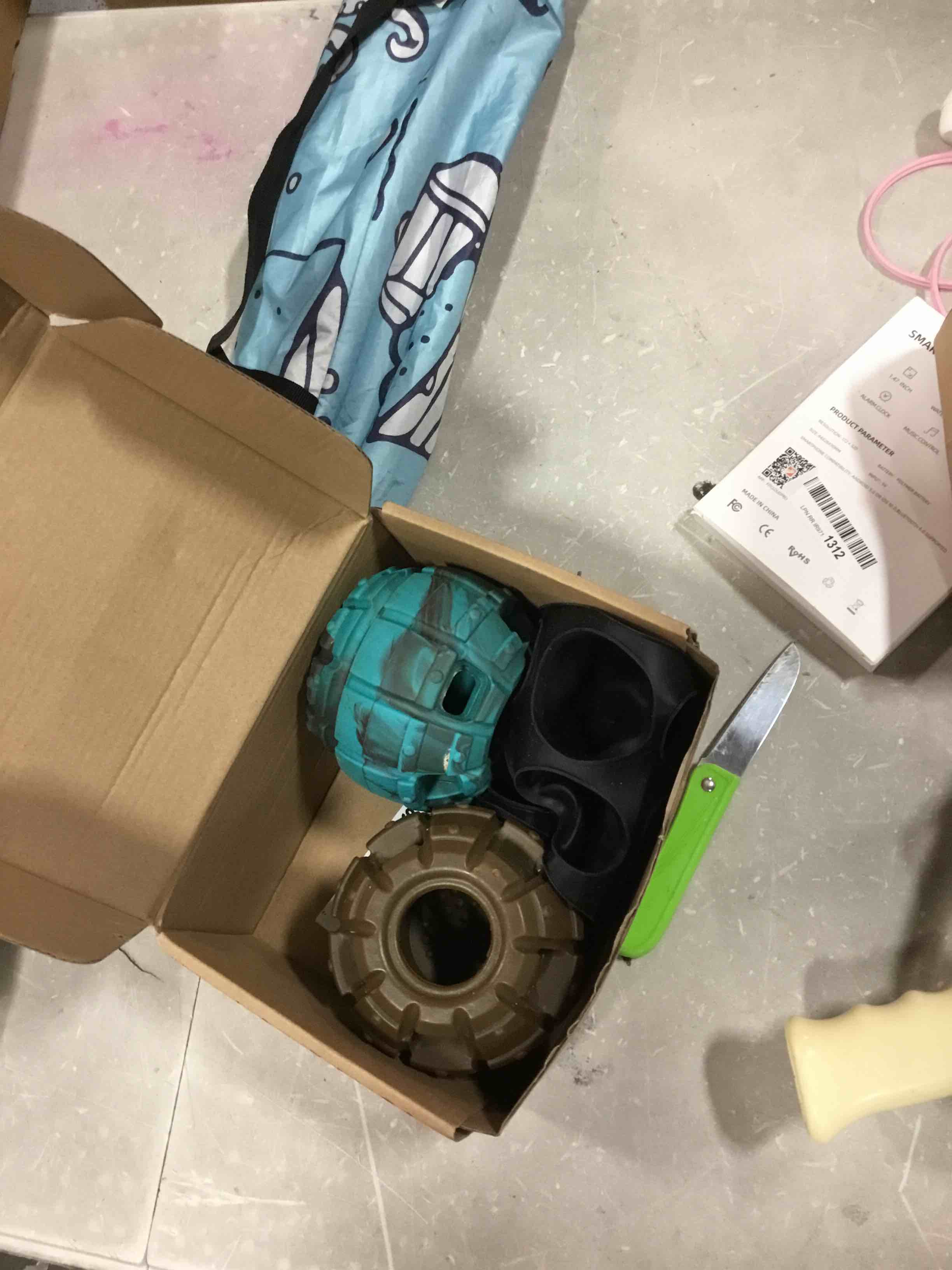 https://s3.amazonaws.com/lotting-images-prod/bidfta/RED6550157_1717076662790.jpeg