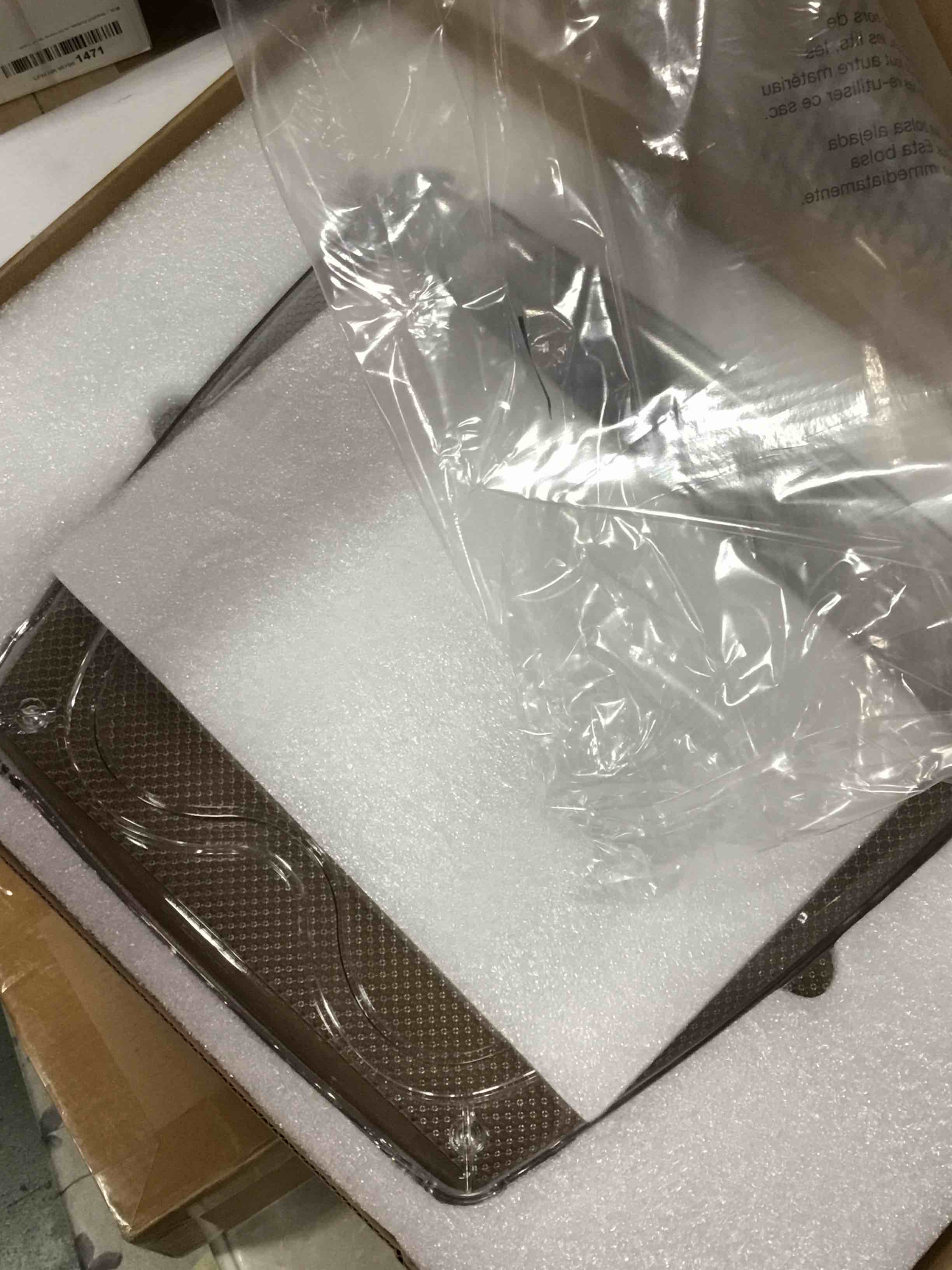 https://s3.amazonaws.com/lotting-images-prod/bidfta/RED6550244_1717083568606.jpeg