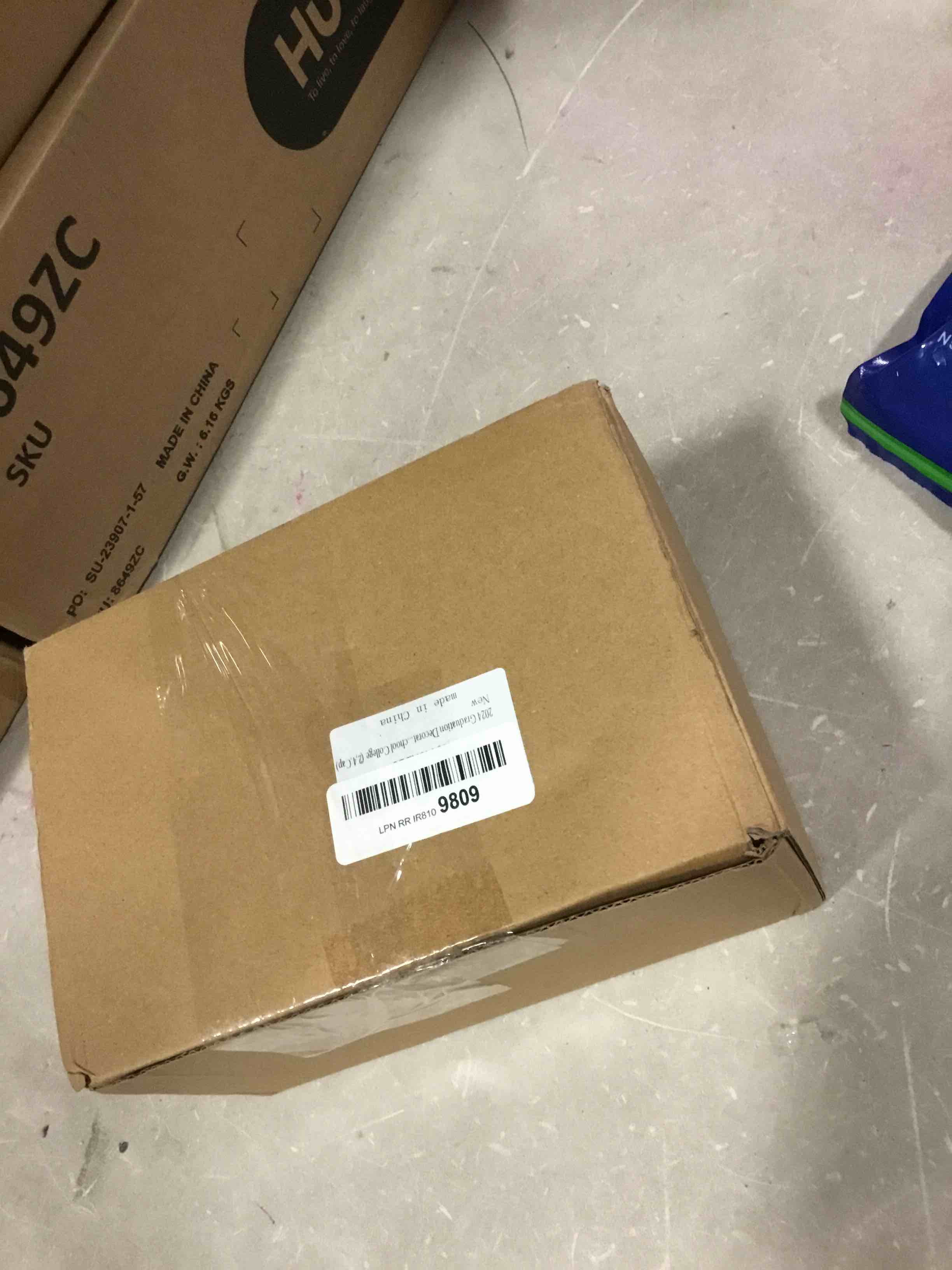 https://s3.amazonaws.com/lotting-images-prod/bidfta/RED6550255_1717087090411.jpeg